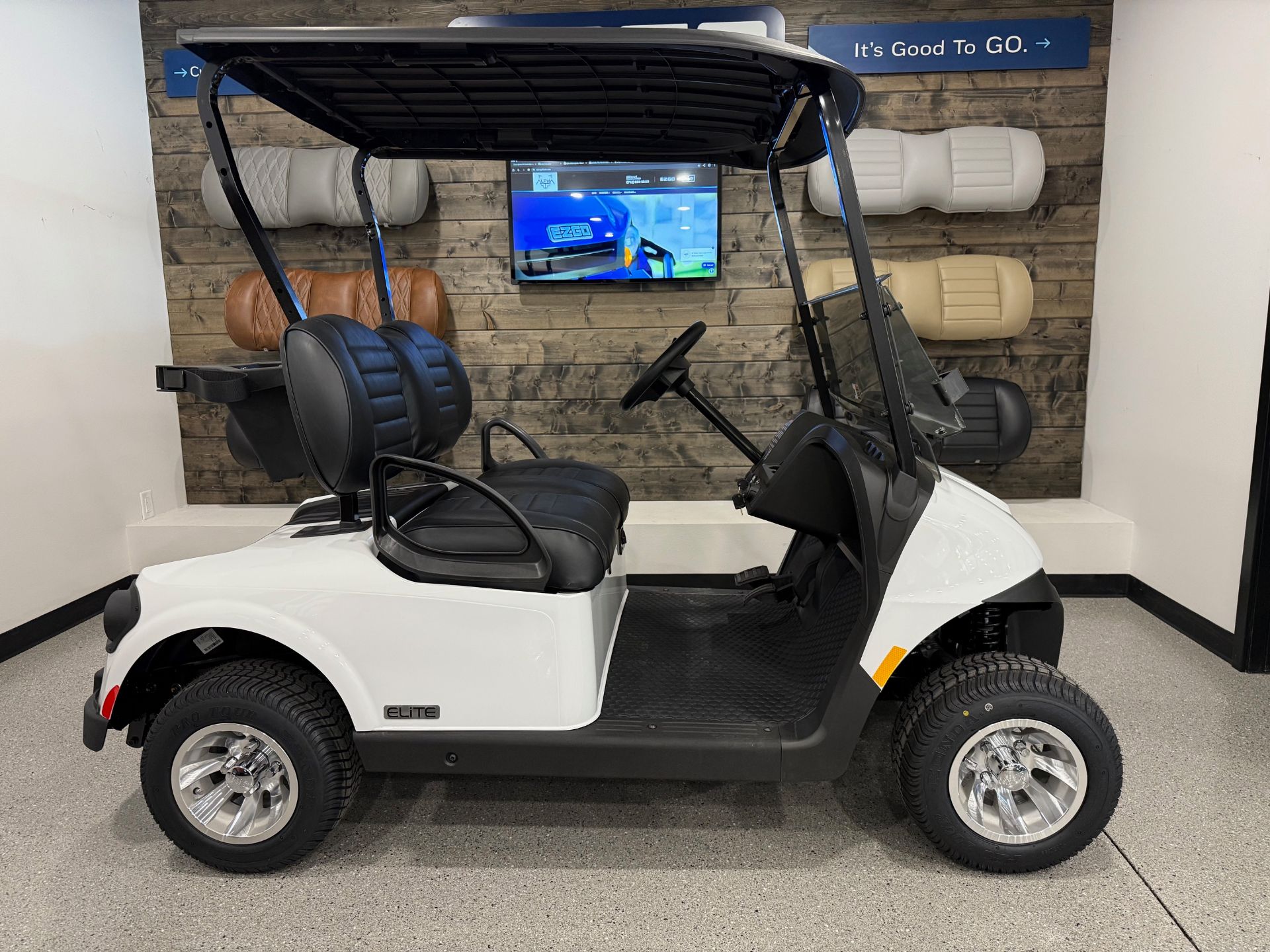 2026 E-Z-GO Freedom RXV 2.2 ELiTE in Hawarden, Iowa - Photo 1