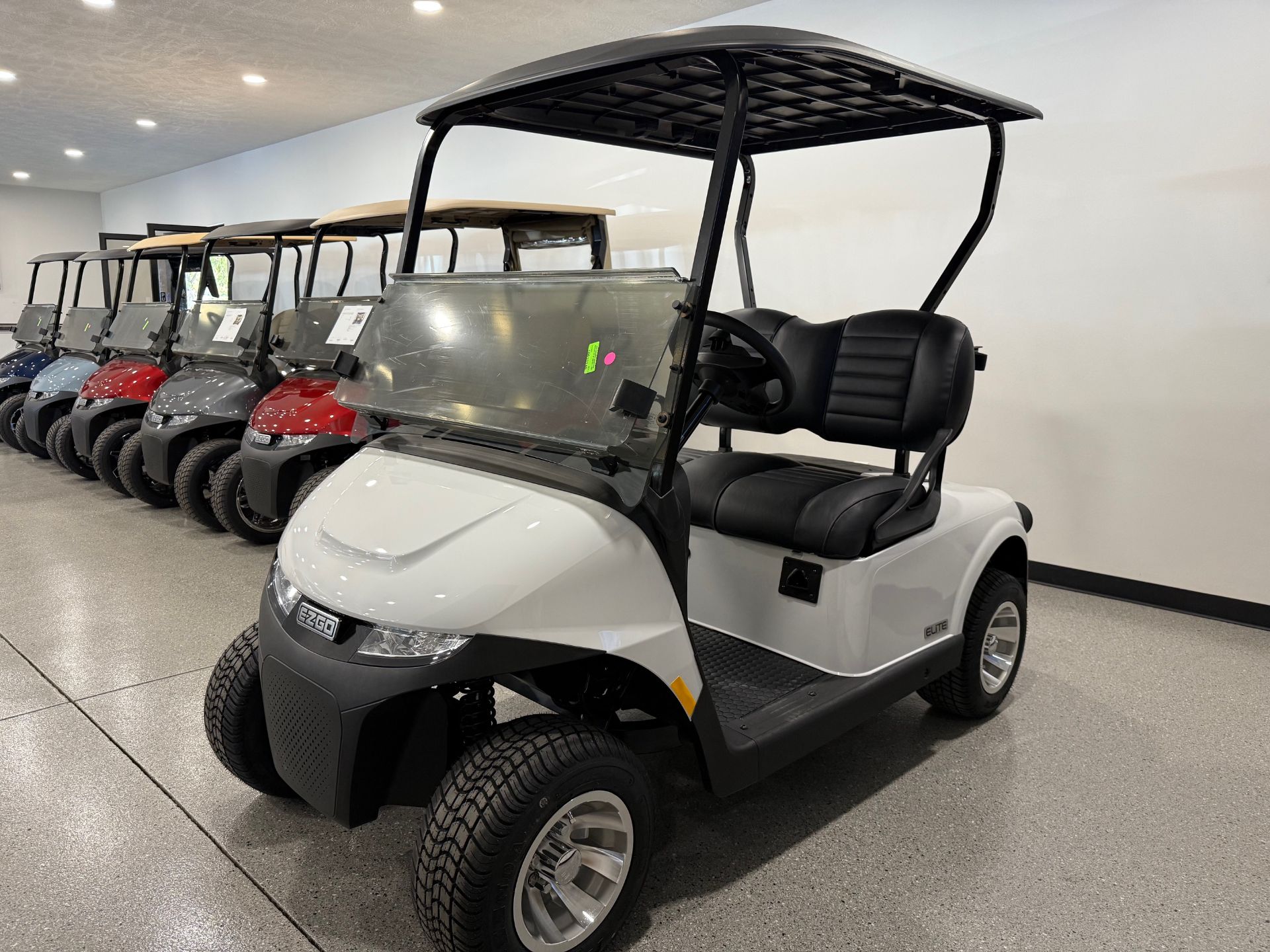 2026 E-Z-GO Freedom RXV 2.2 ELiTE in Hawarden, Iowa - Photo 2