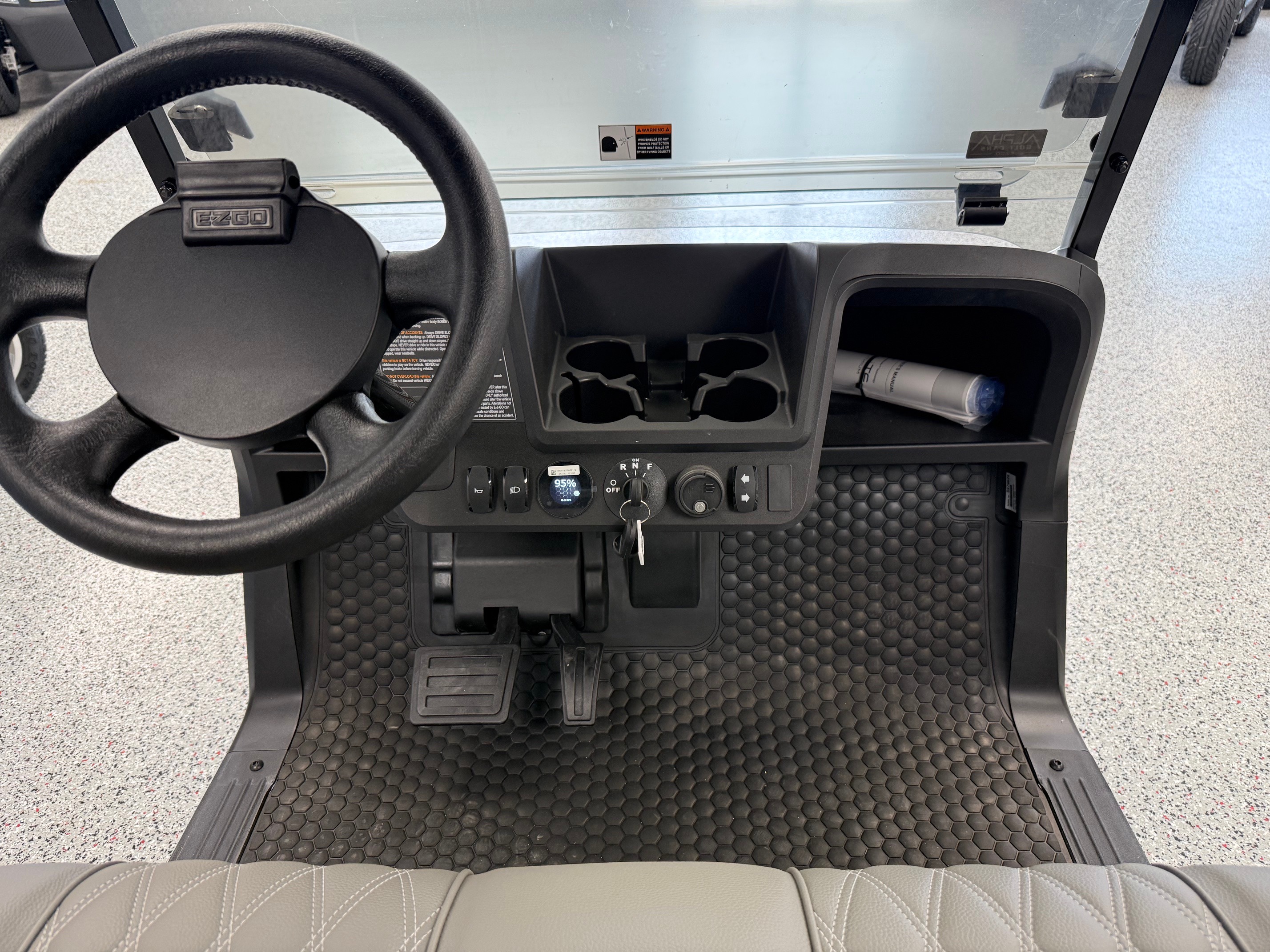 2026 EZGO RXV photo 4