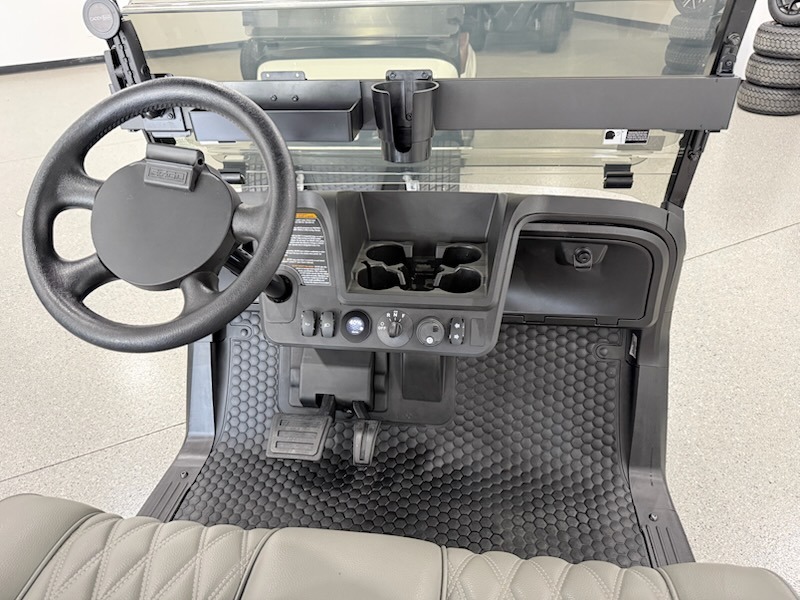 2026 EZGO RXV photo 2