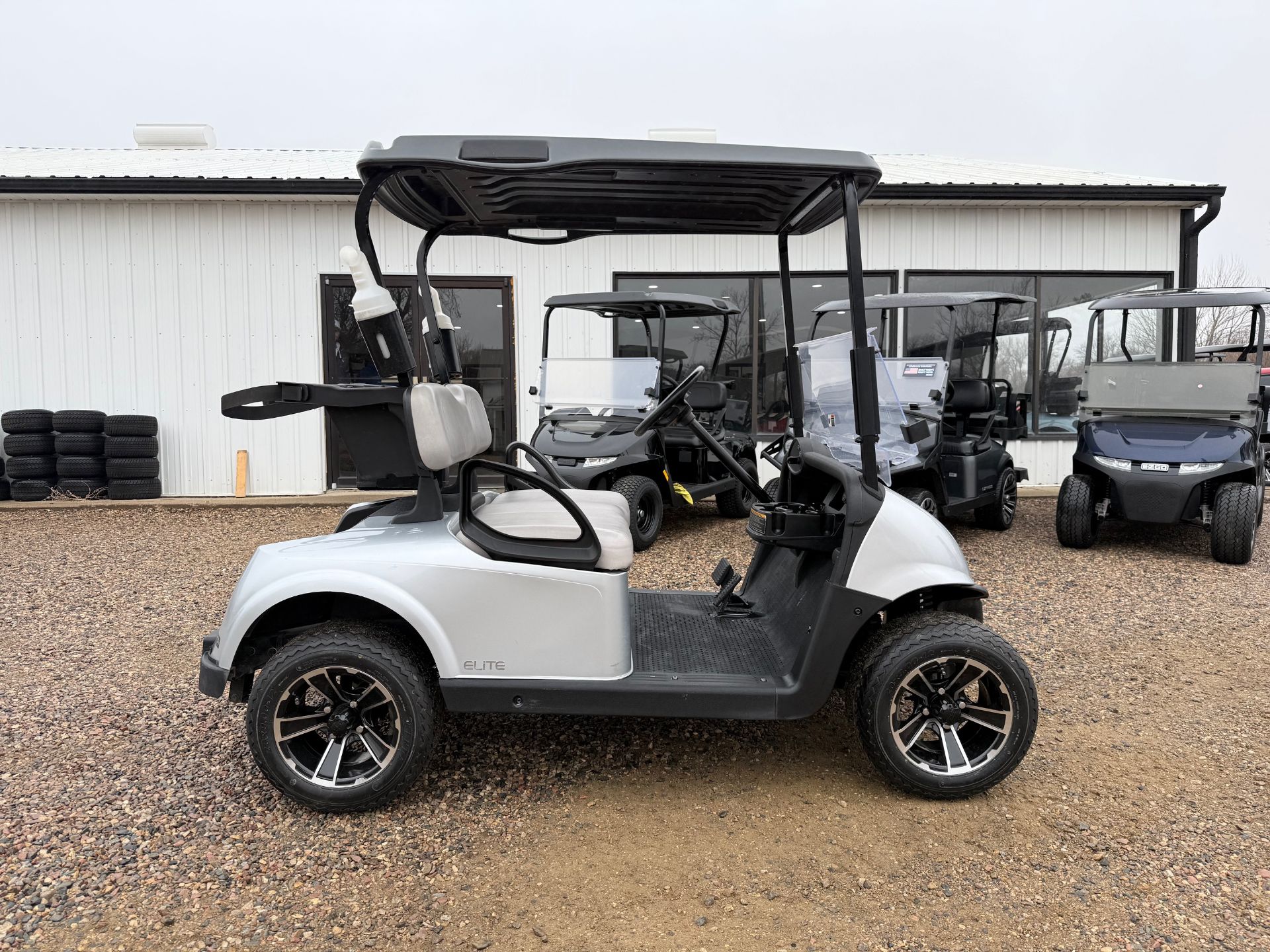 2021 E-Z-GO Freedom RXV ELiTE 2.2 Fleet in Hawarden, Iowa - Photo 2