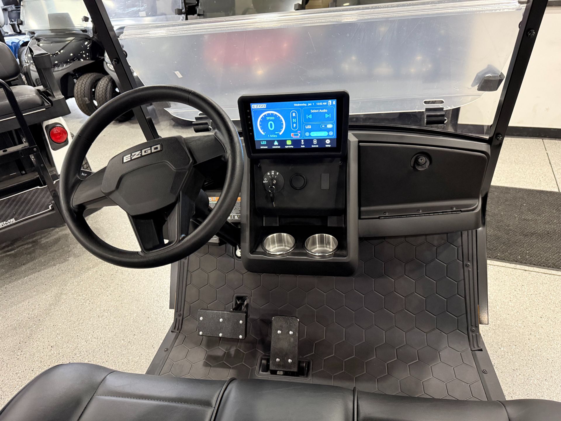 2026 E-Z-GO Liberty Summit XT 4.2 ELiTE in Hawarden, Iowa - Photo 3