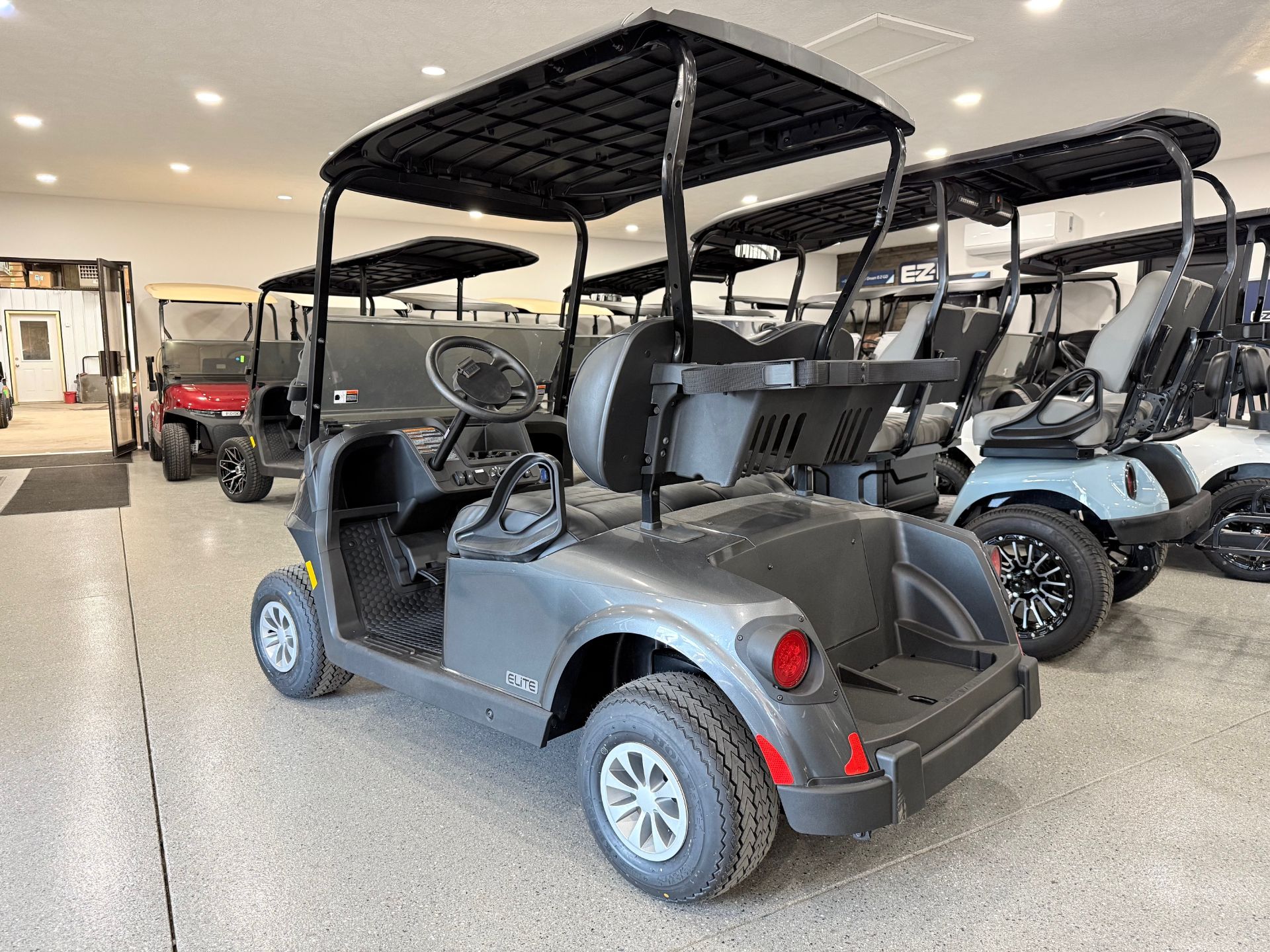 2026 E-Z-GO Freedom RXV ELiTE 2.2 in Hawarden, Iowa - Photo 3