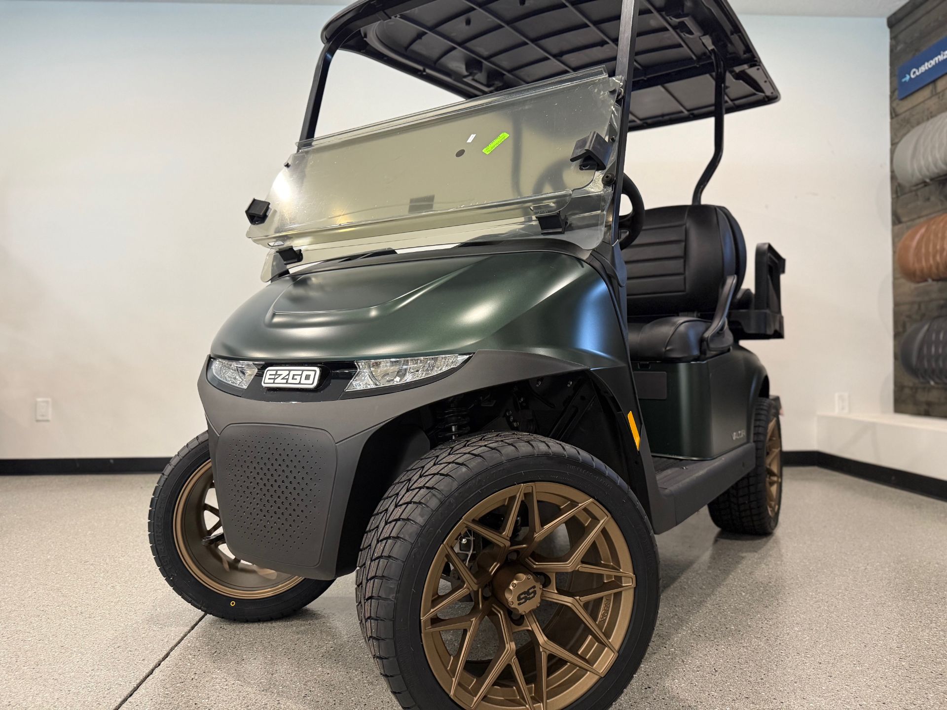 2025 E-Z-GO Valor 4 EFI in Hawarden, Iowa - Photo 6