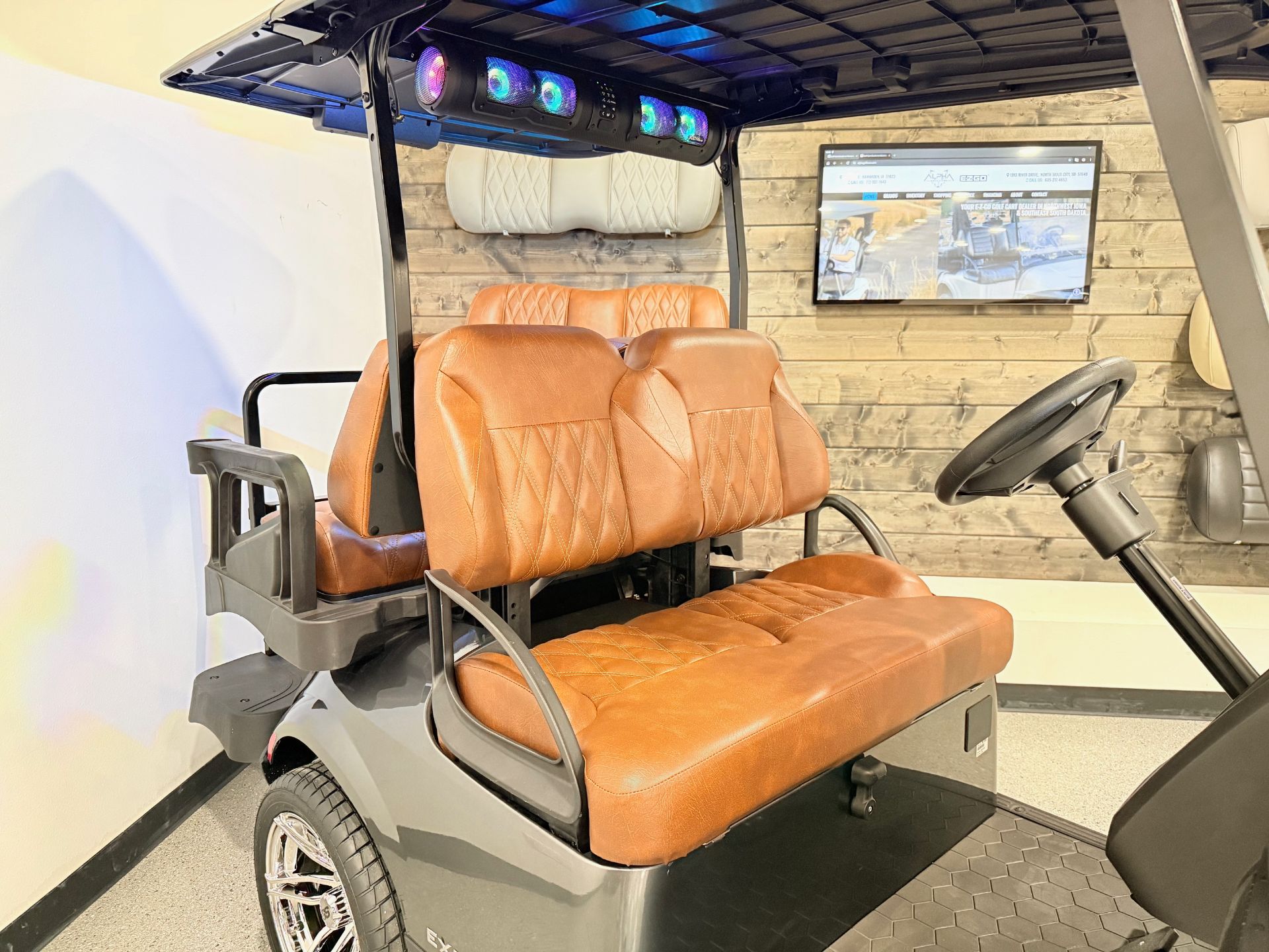 2026 E-Z-GO Express 4 Touring STL 13.5 Gas in Hawarden, Iowa - Photo 3