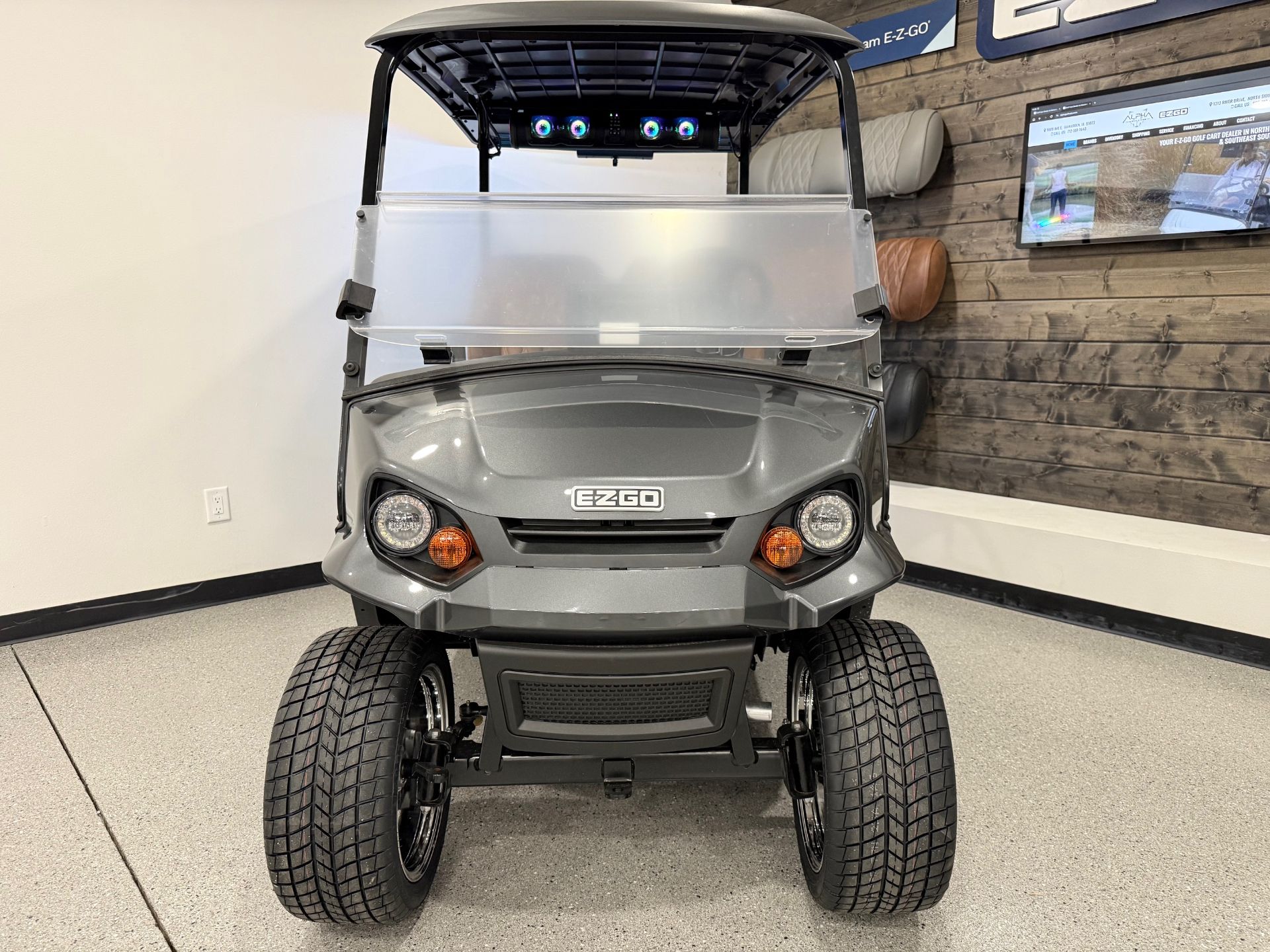 2026 E-Z-GO Express 4 Touring STL 13.5 Gas in Hawarden, Iowa - Photo 4