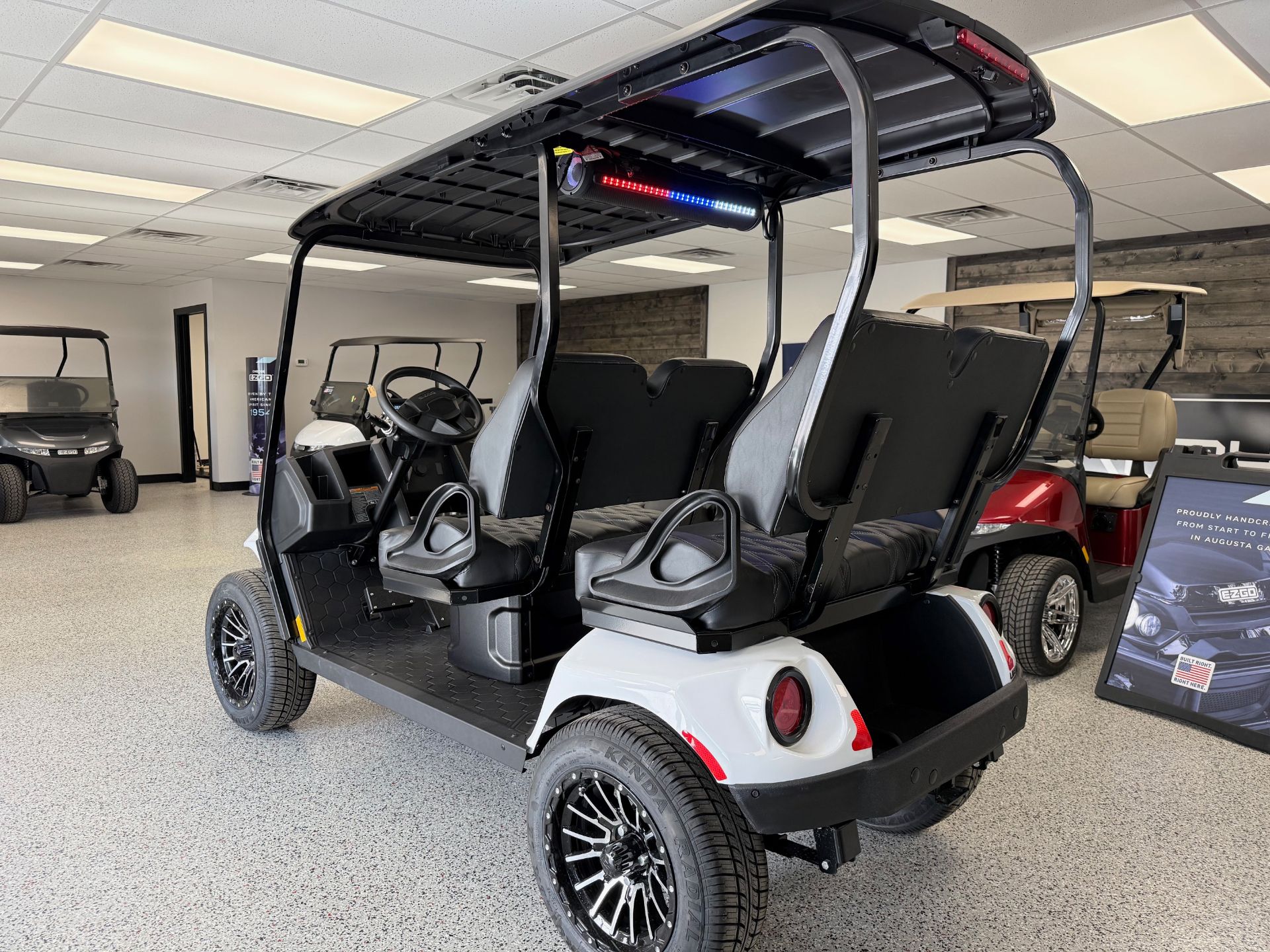 2026 E-Z-GO Liberty Summit XTL ELiTE Lithium in Hawarden, Iowa - Photo 2