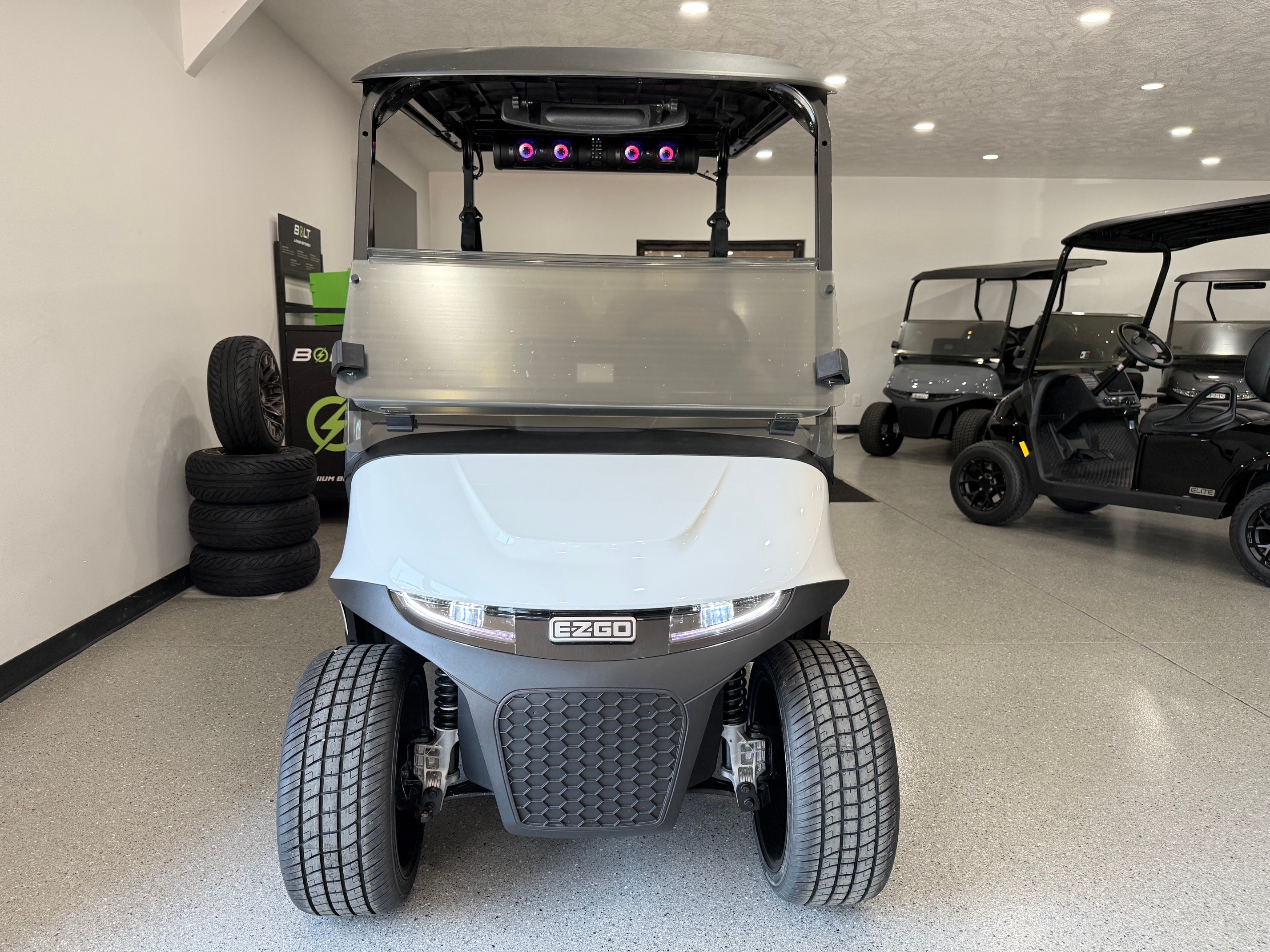 2026 EZGO RXV photo 4