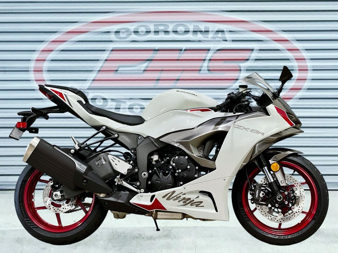 New 2025 Kawasaki Ninja ZX-6R ABS Pearl Robotic White