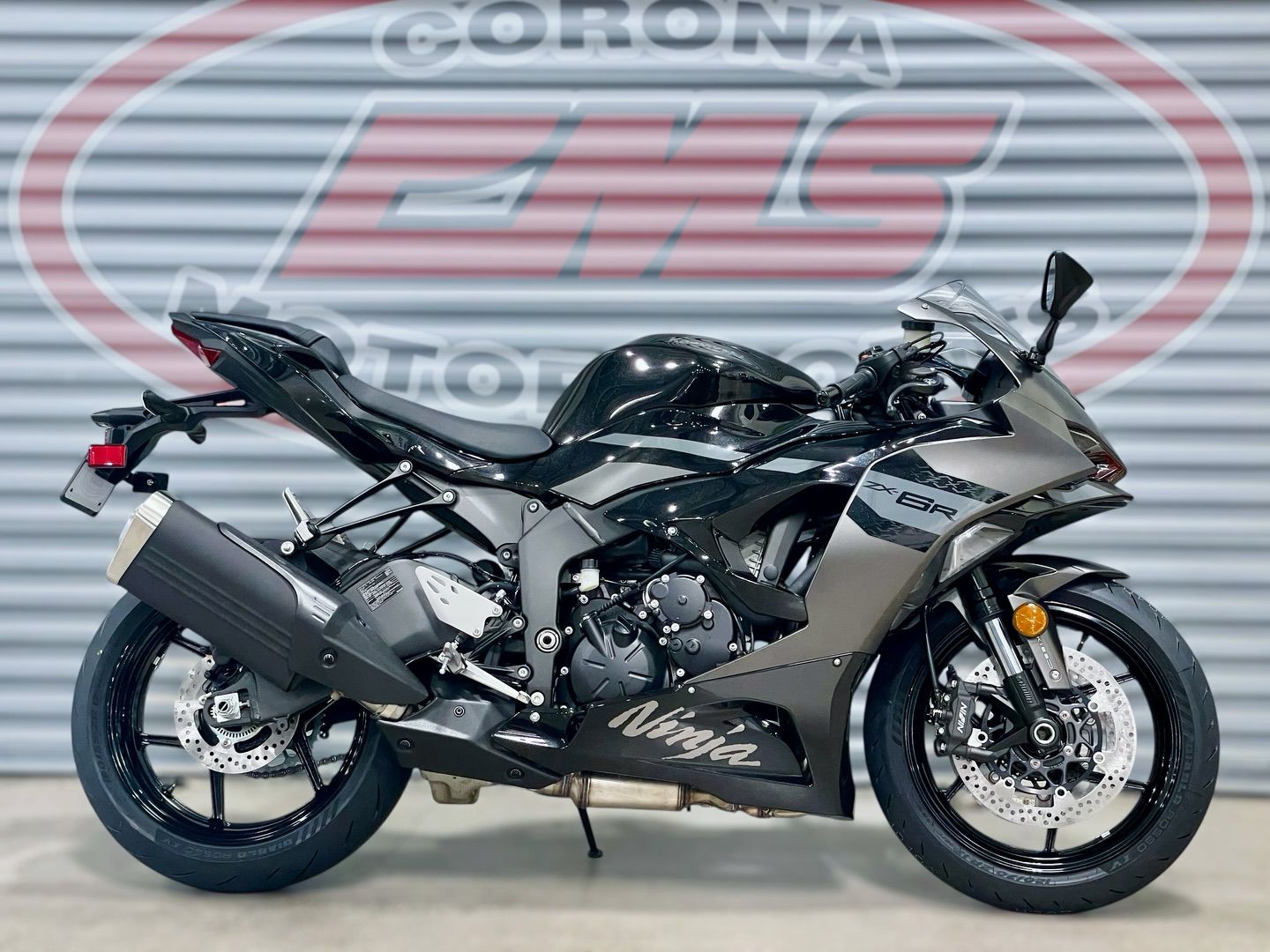 2026 Kawasaki Ninja® ZX-6R ABS 1