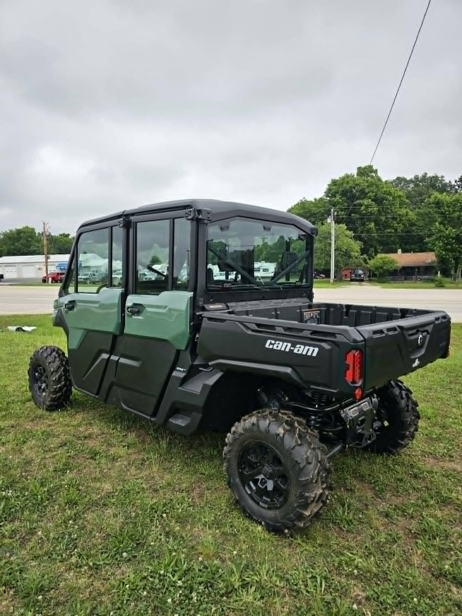 2026 Can-Am™ Defender MAX DPS CAB HD10 4