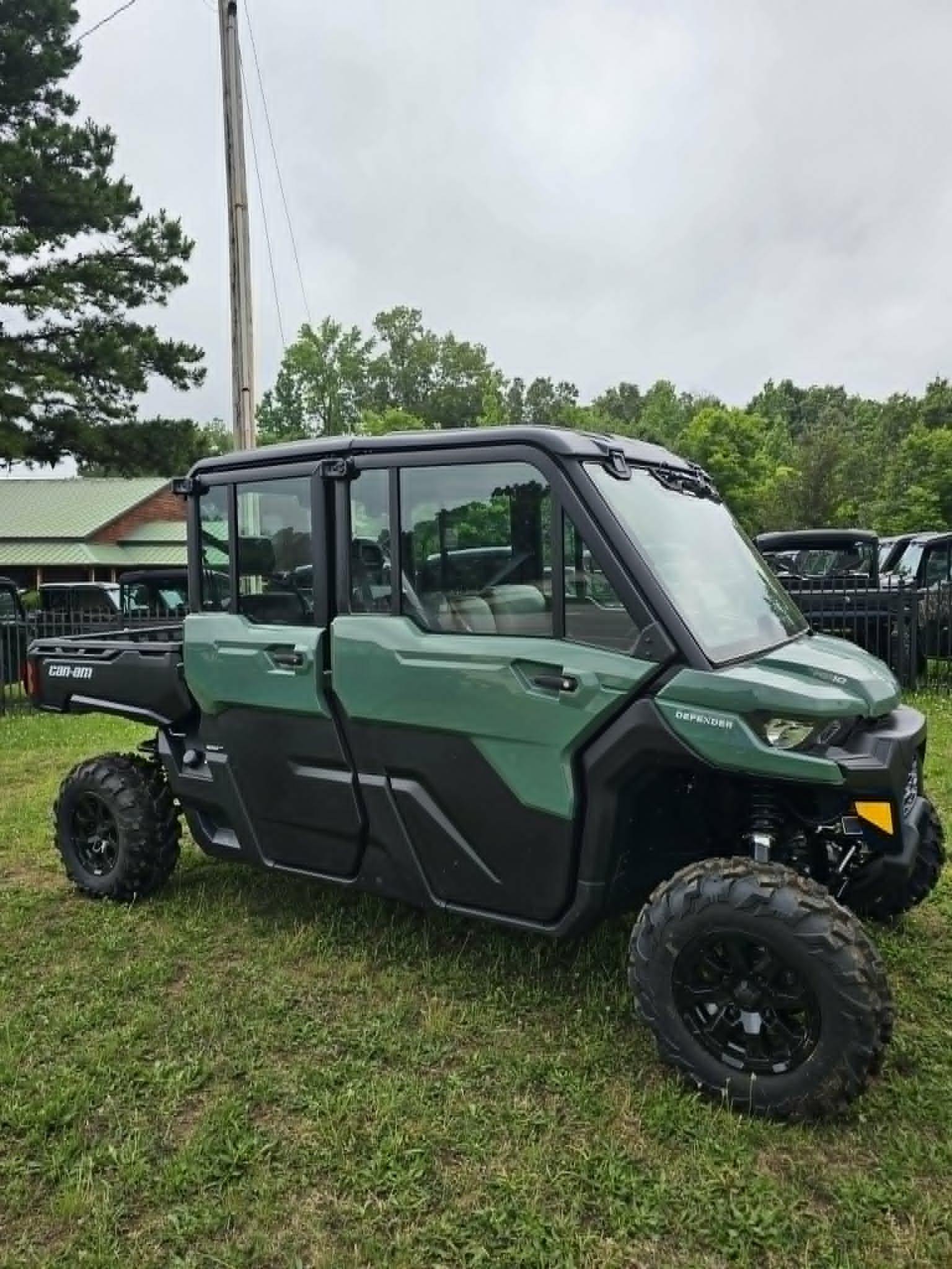 2026 Can-Am™ Defender MAX DPS CAB HD10 5