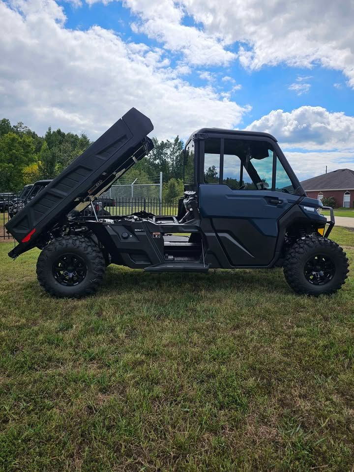 2026 Can-Am™ Defender PRO Limited 4