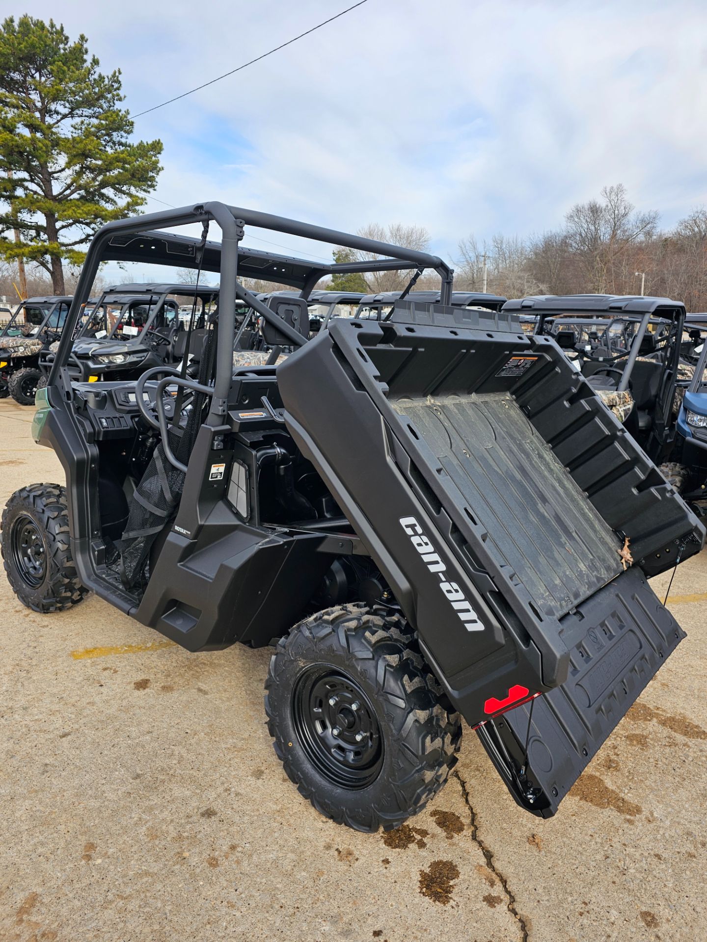 2026 Can-Am™ Defender HD7 4