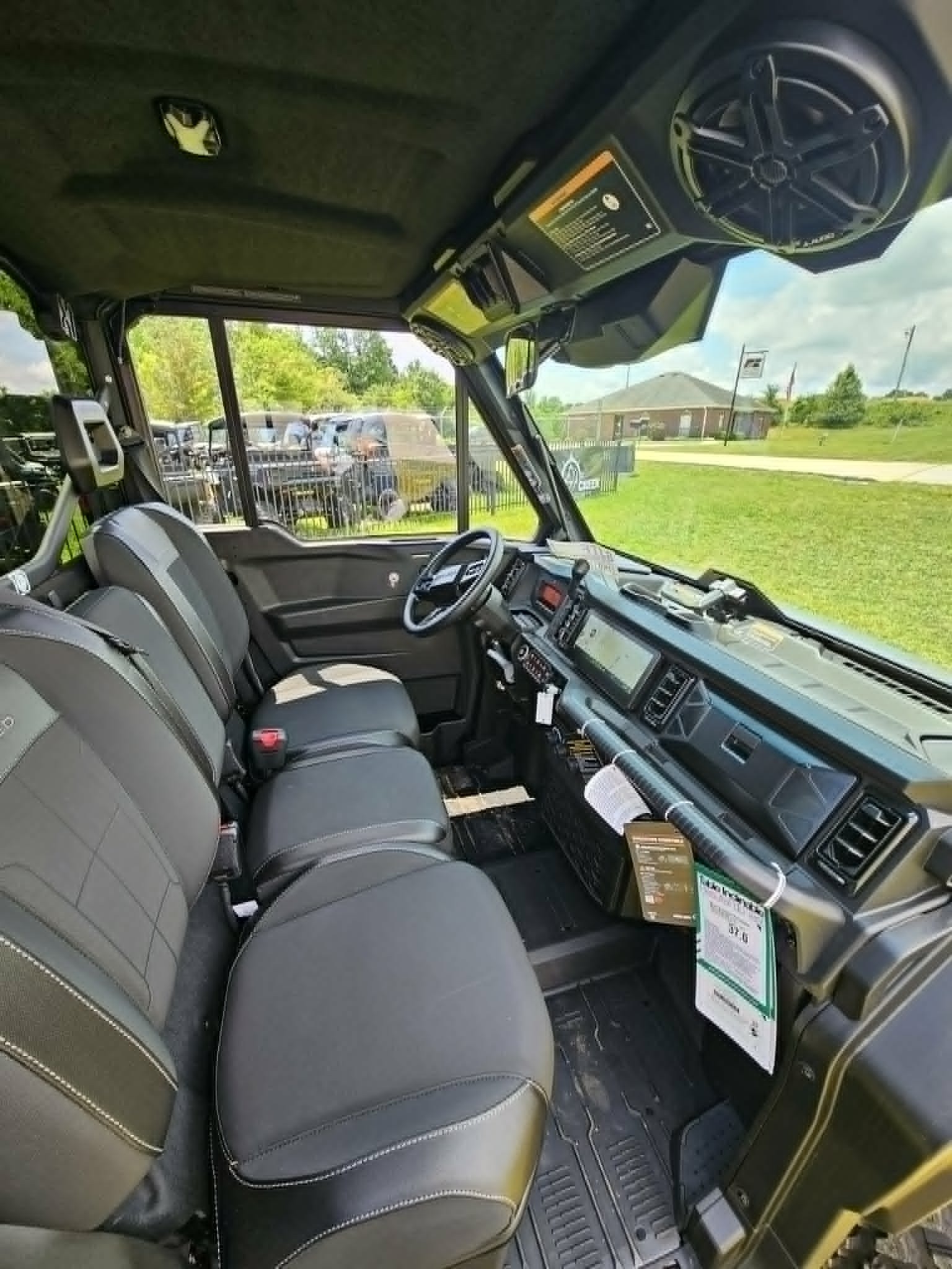 2026 Can-Am™ Defender Limited HD11 2