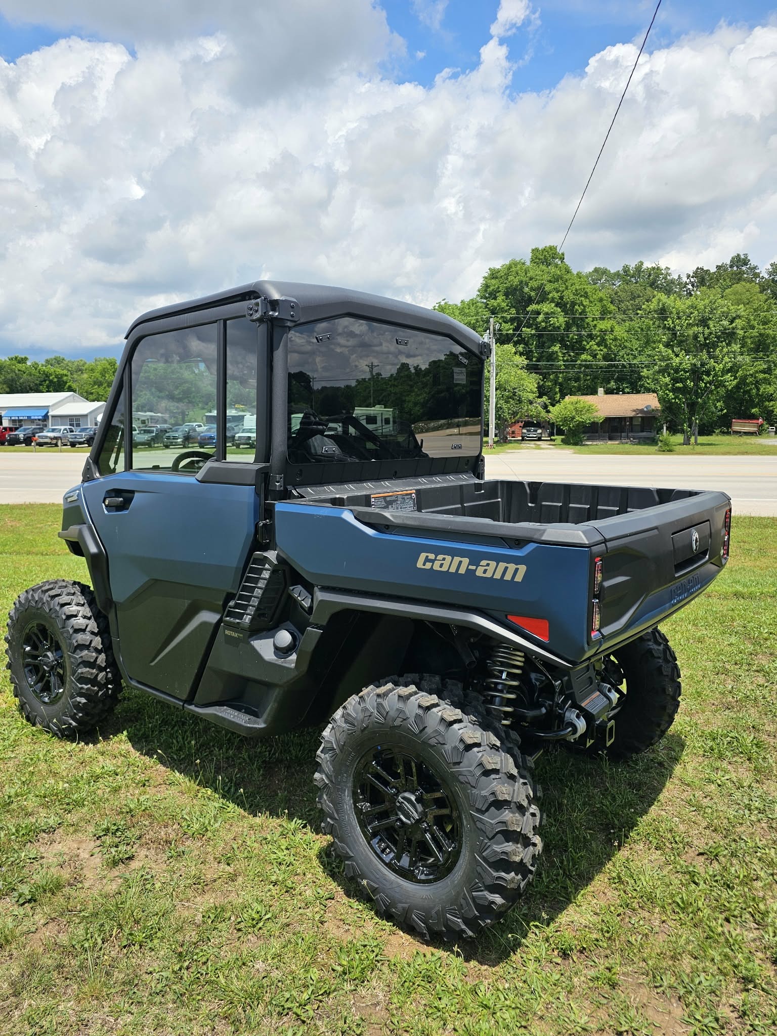 2026 Can-Am™ Defender Limited HD11 3
