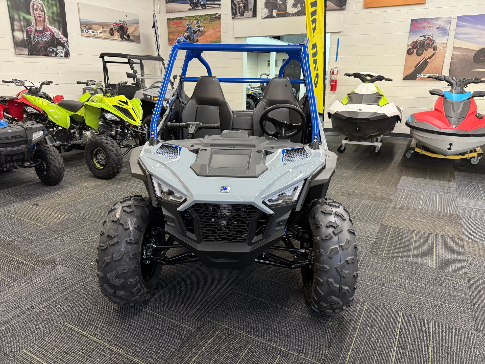 2026 Polaris RZR 200 EFI 4