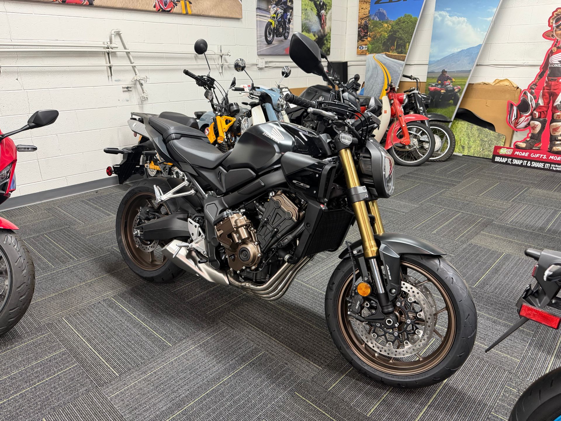 2026 Honda CB650R E-Clutch 3