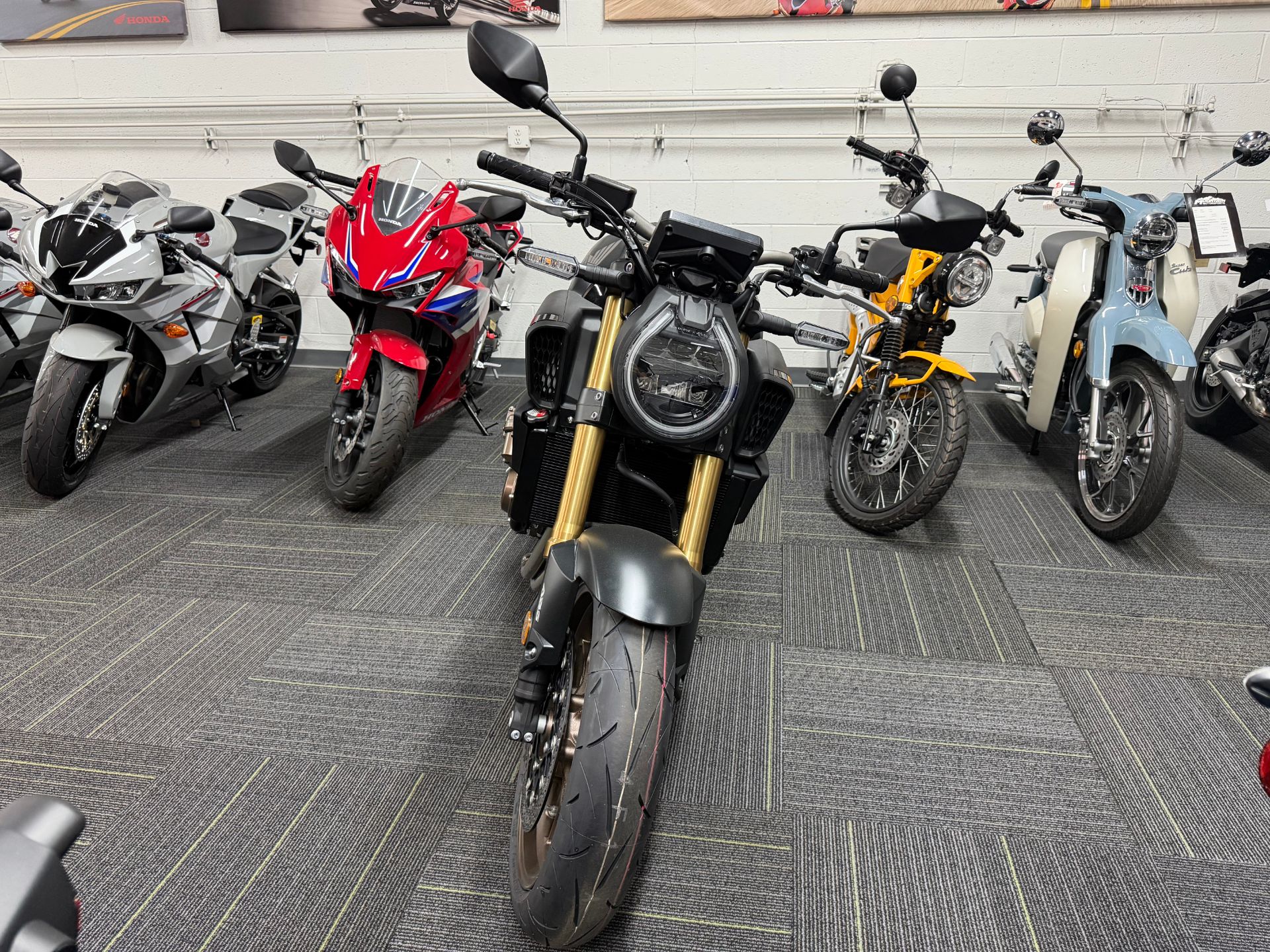 2026 Honda CB650R E-Clutch 4
