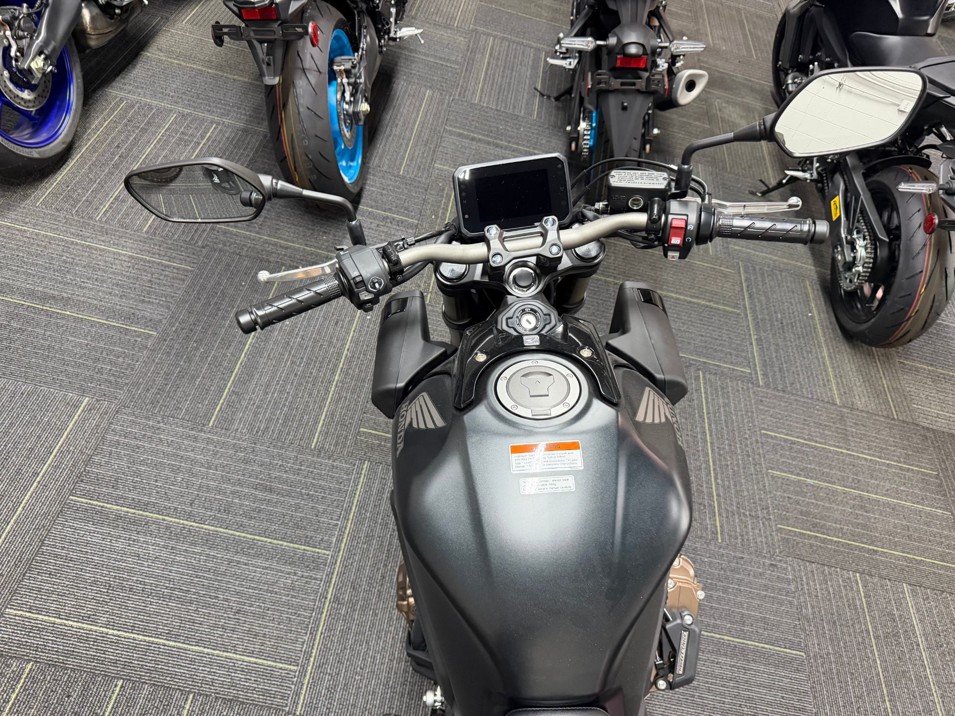 2026 Honda CB650R E-Clutch 9