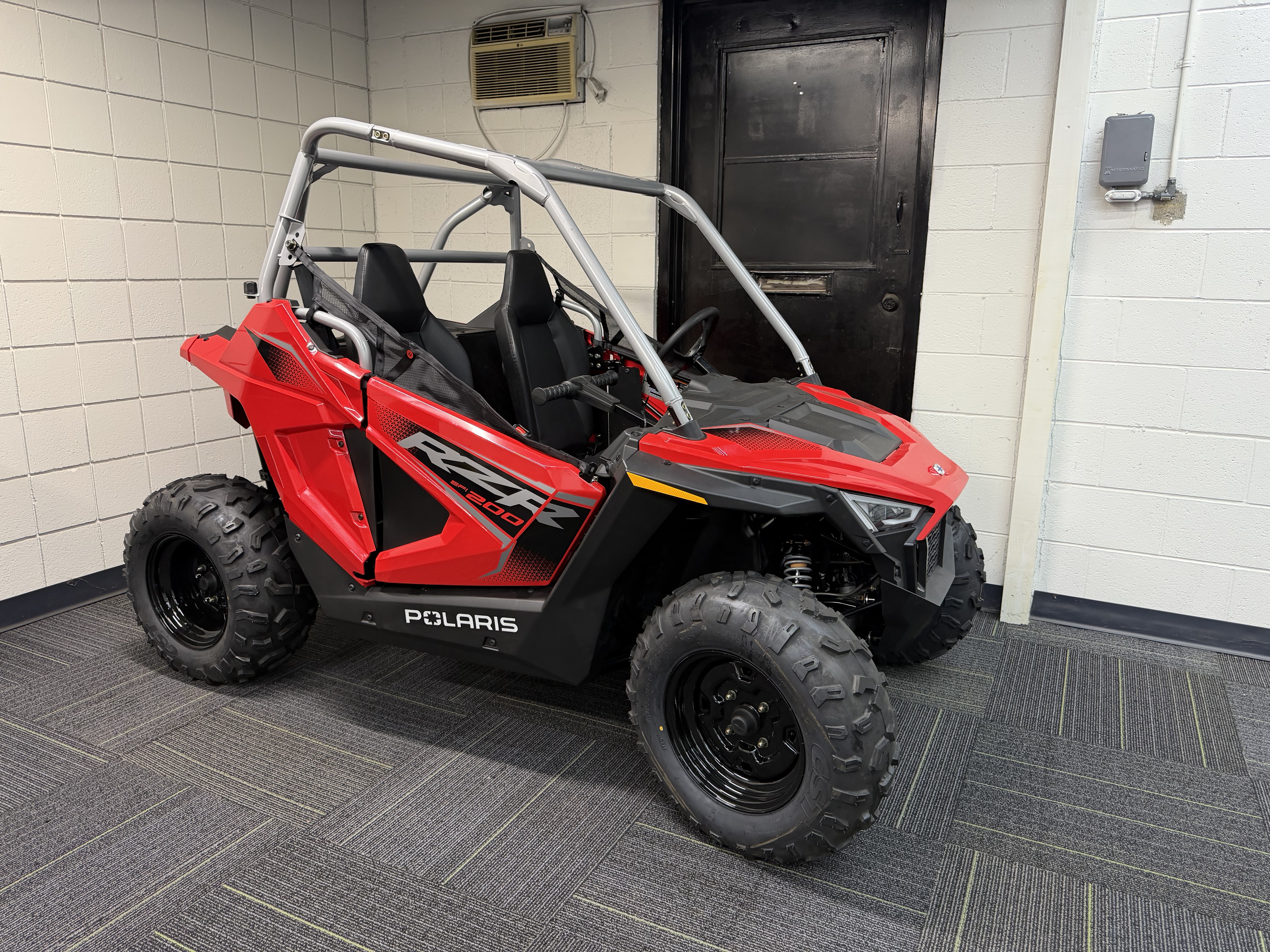 2026 Polaris RZR 200 EFI 3
