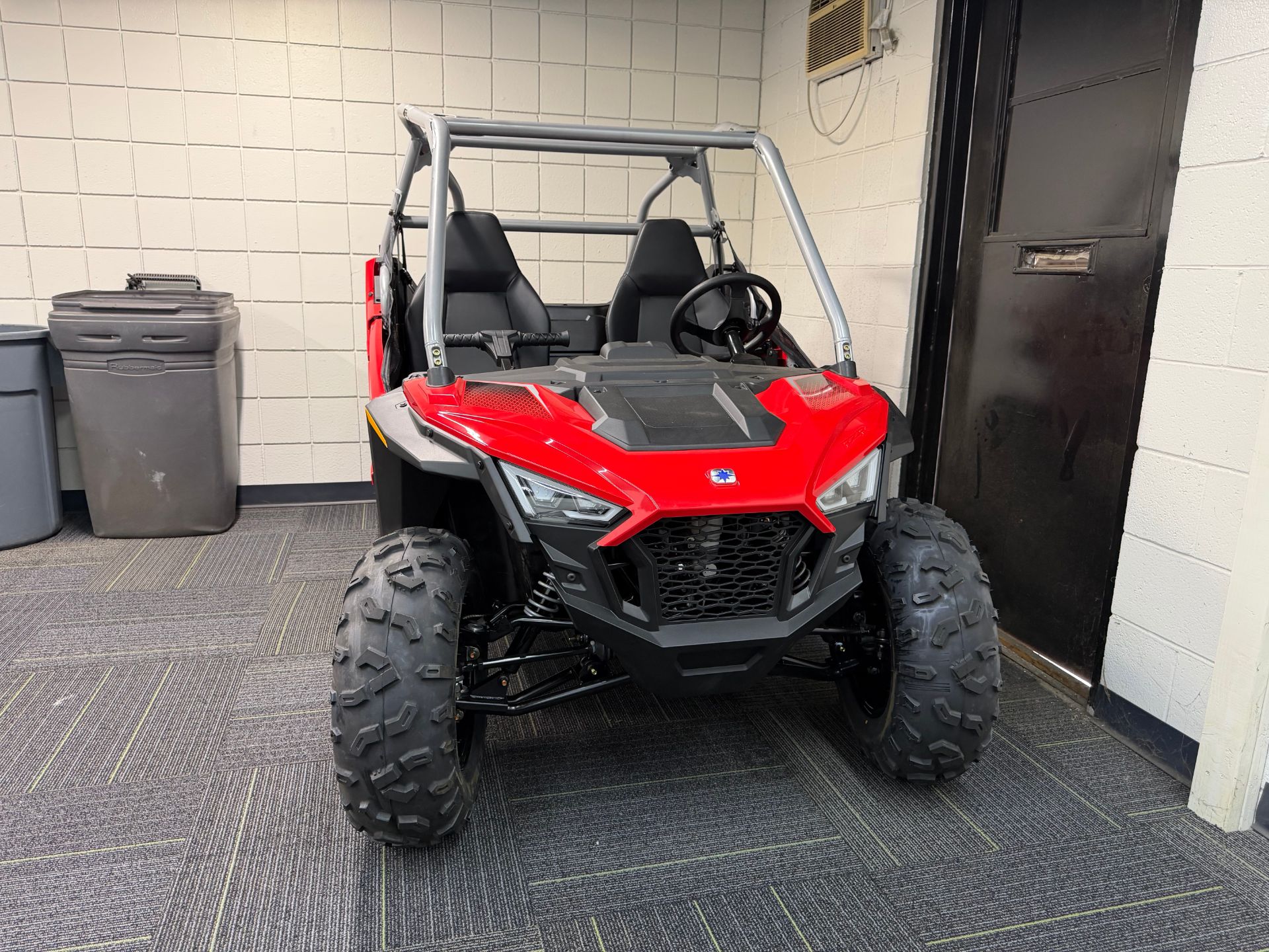 2026 Polaris RZR 200 EFI 4