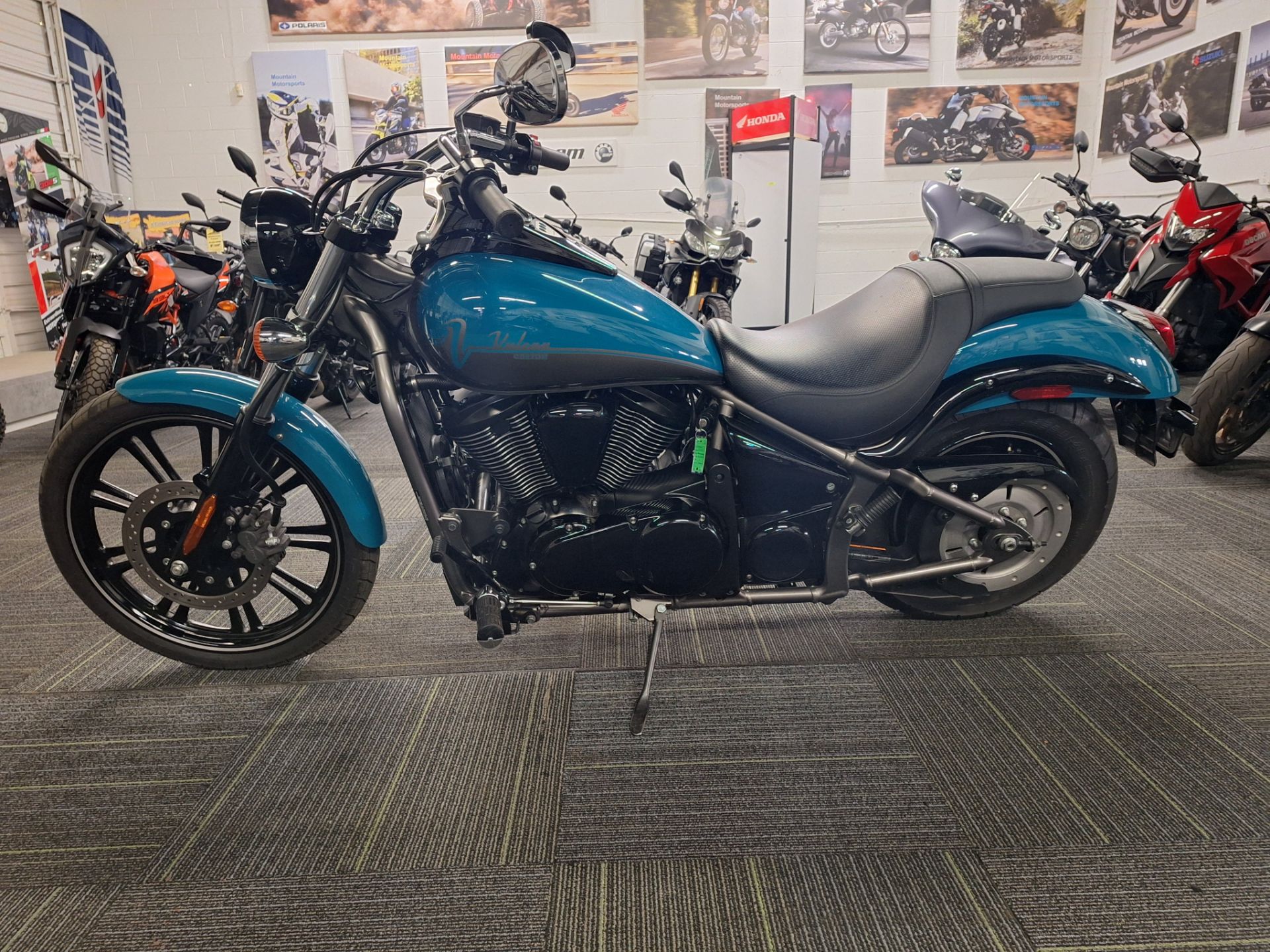 2022 Kawasaki Vulcan 900 Custom 6