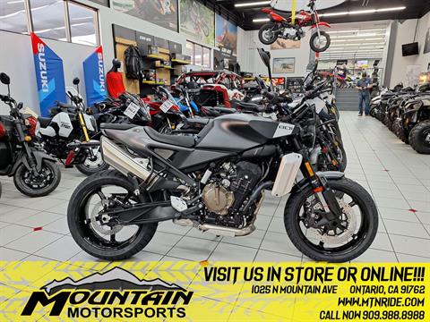 2025 Husqvarna Svartpilen 801