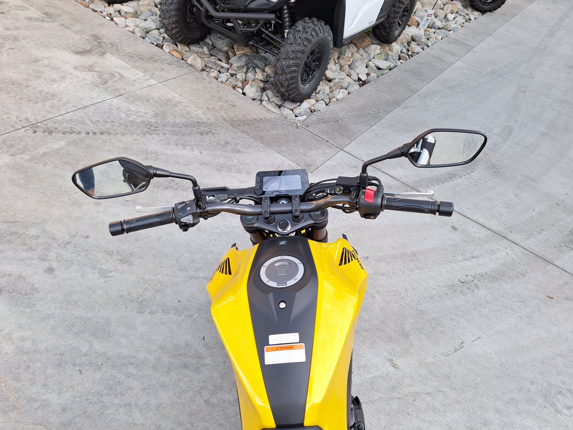2025 Honda CB300R ABS 11