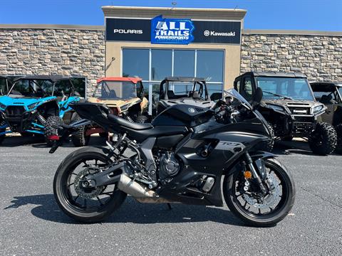 2025 Yamaha YZF-R7