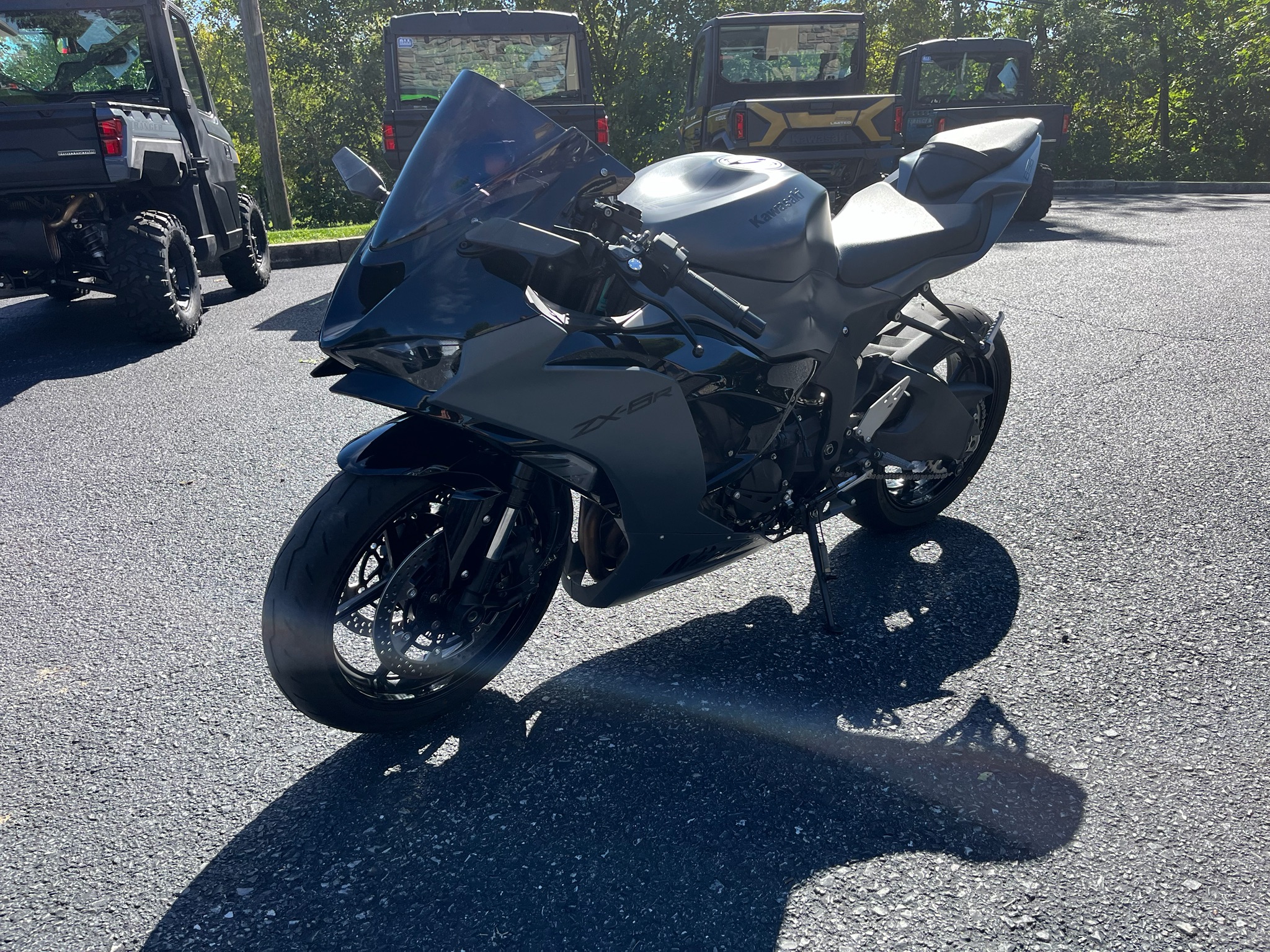 2025 Kawasaki Ninja® ZX-6R 4