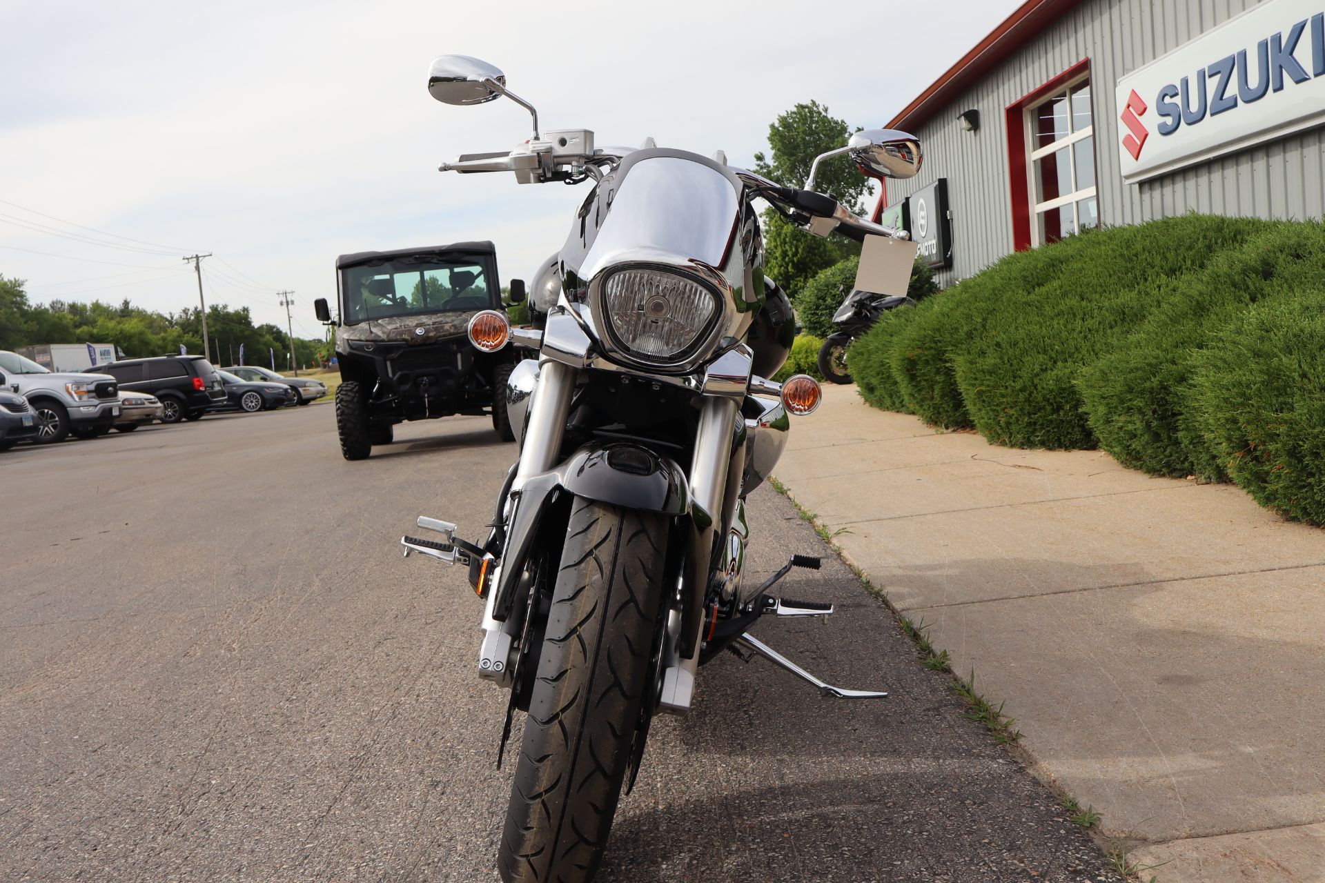 2025 Suzuki Boulevard M109R 3
