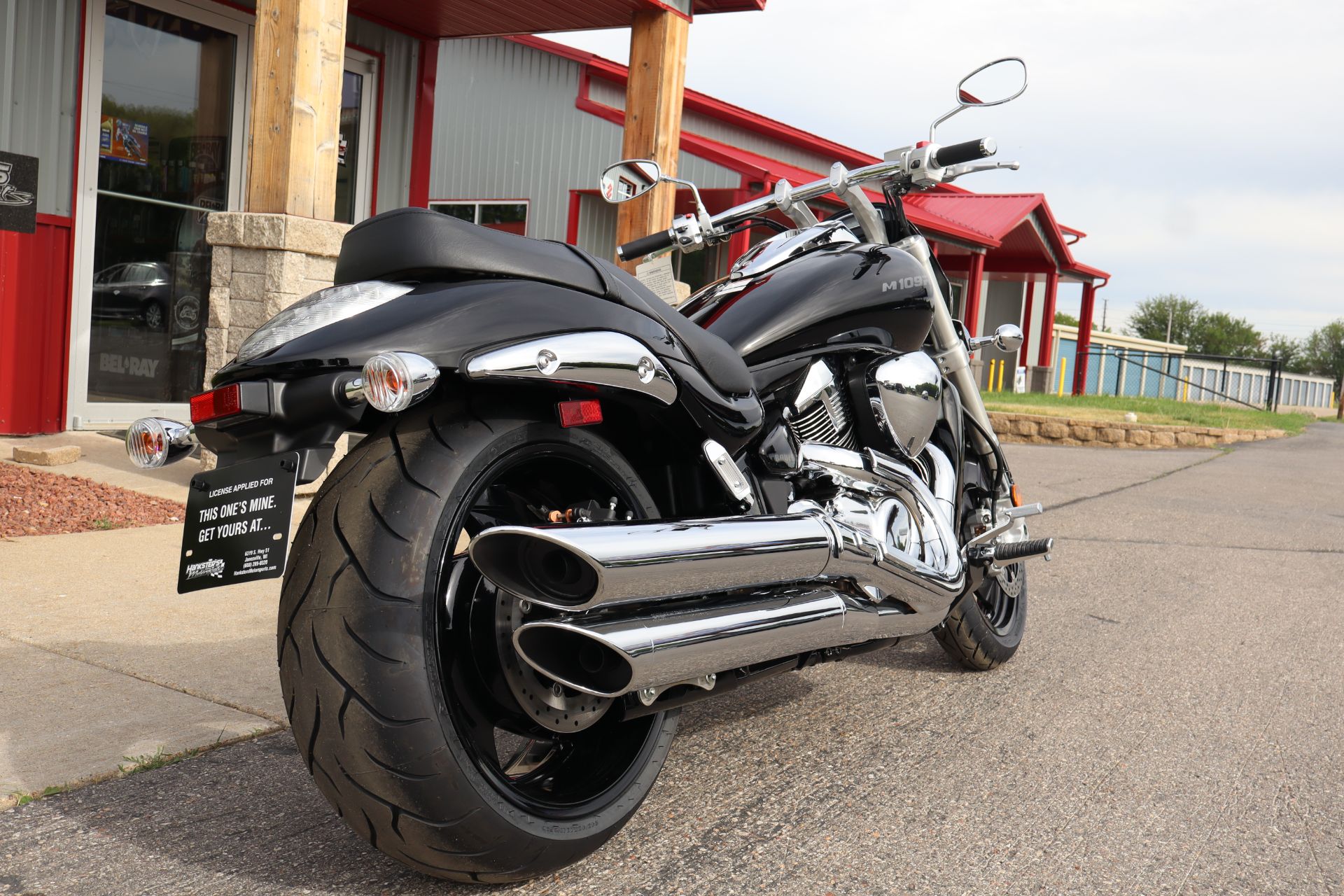 2025 Suzuki Boulevard M109R 8