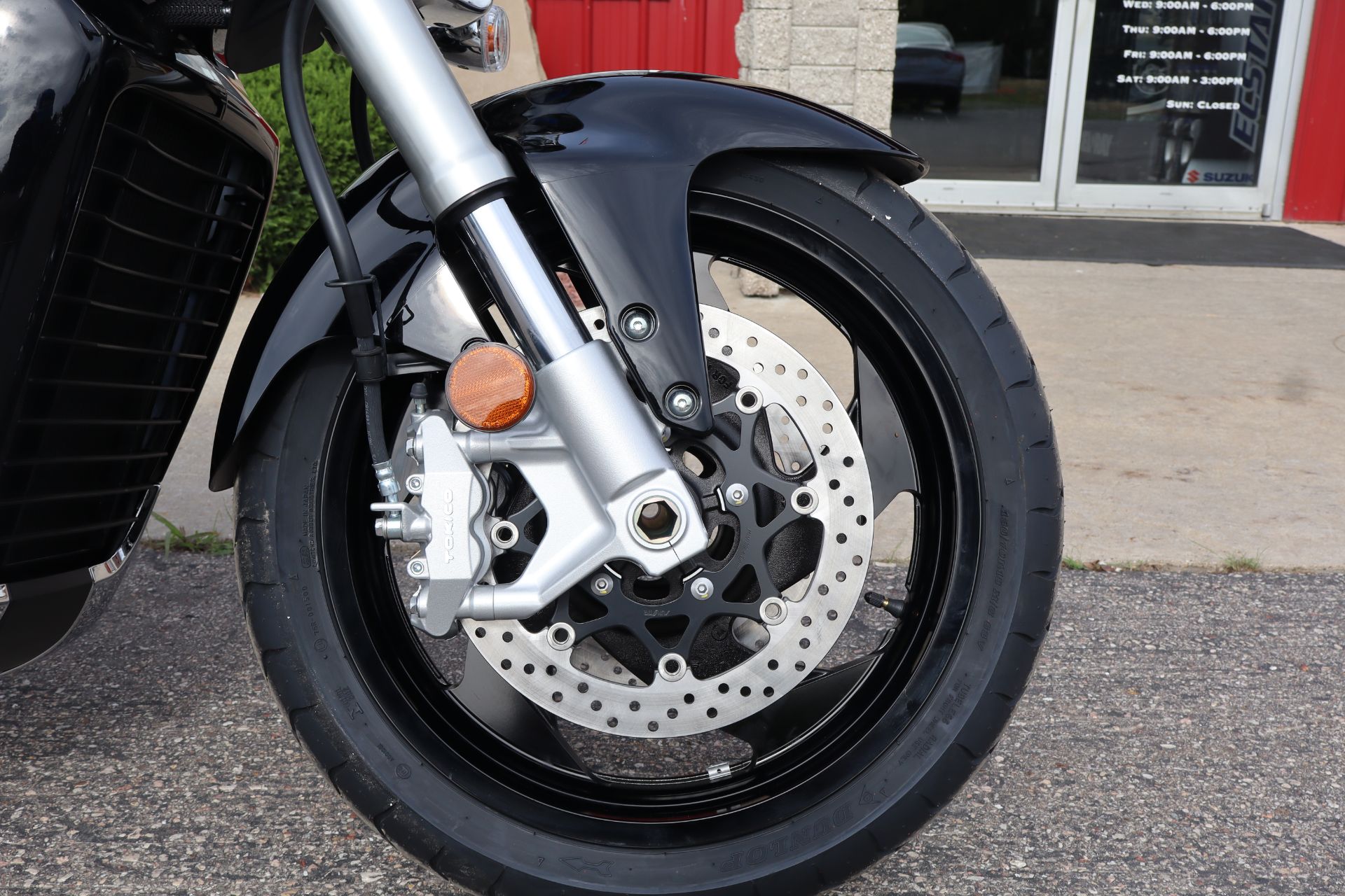 2025 Suzuki Boulevard M109R 10