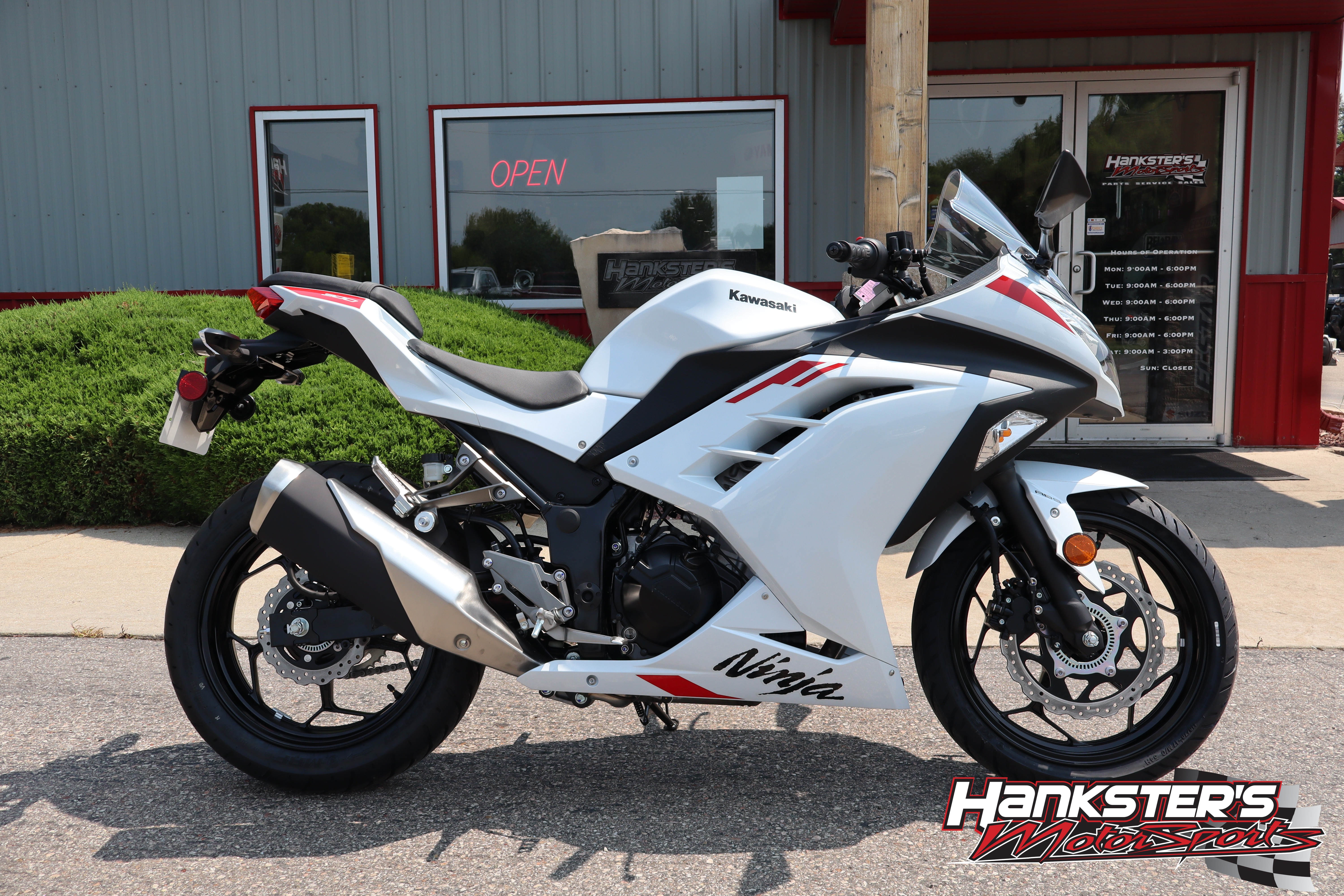 ホワイトアミノベリー 2026 Kawasaki Ninja® 300 ABS For Sale in Janesville WI