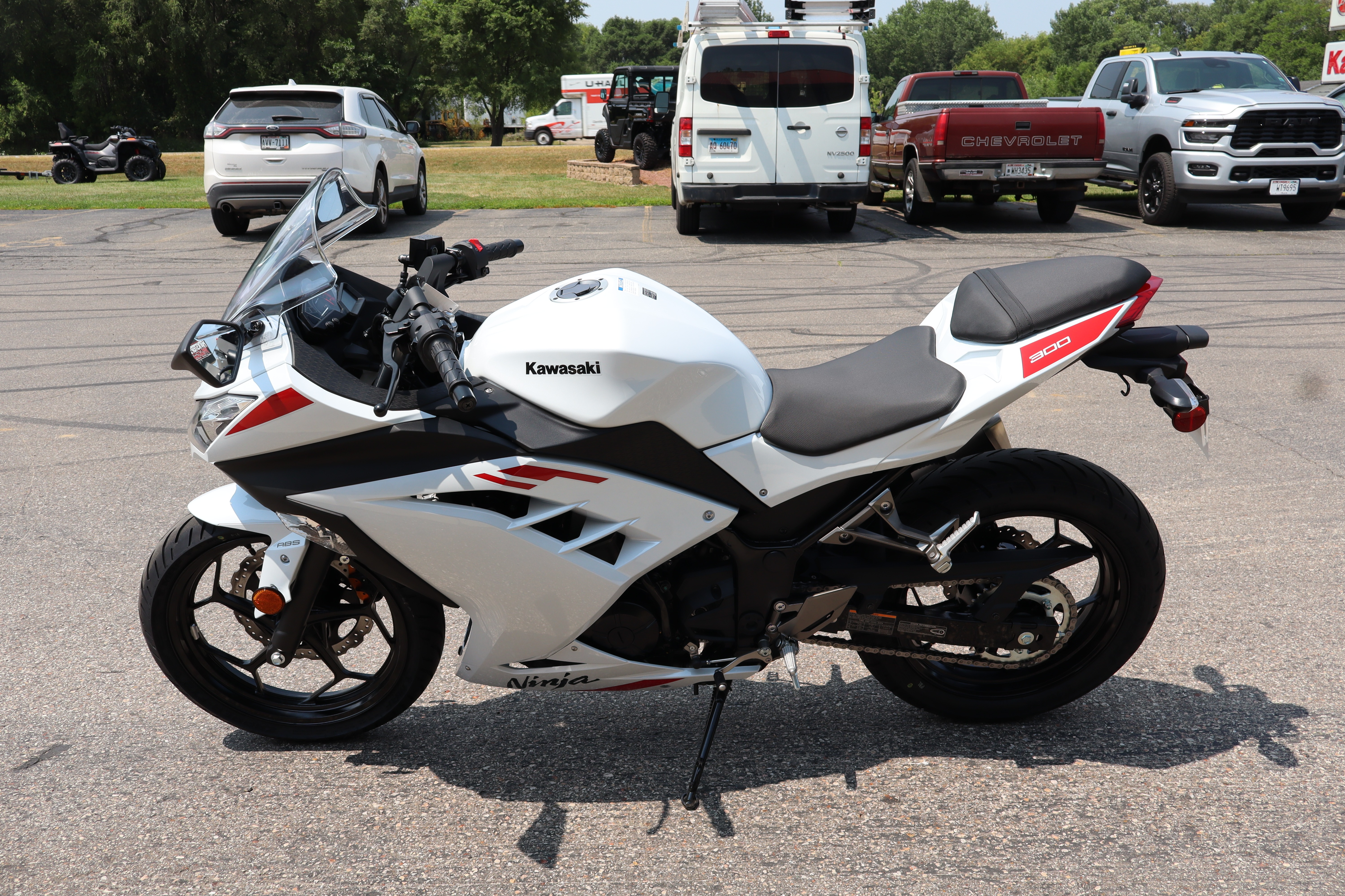 ホワイトアミノベリー 2026 Kawasaki Ninja® 300 ABS For Sale in Janesville WI