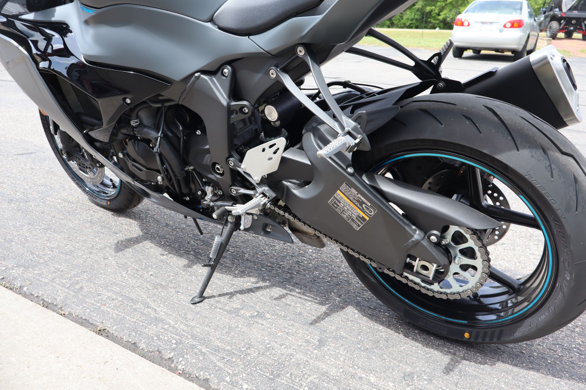 カメレオン New 2025 Kawasaki Ninja ZX-6R Metallic Matte Dark Gray