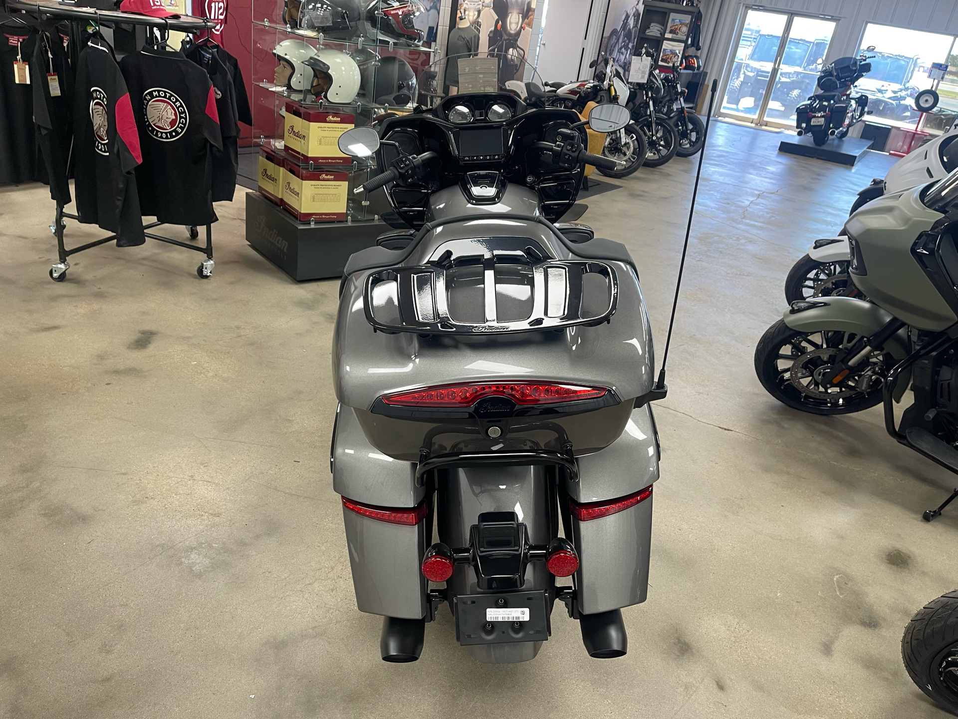 チ*イ様 デアリバイク New 2025 Indian Motorcycle Chieftain® PowerPlus Dark Horse with