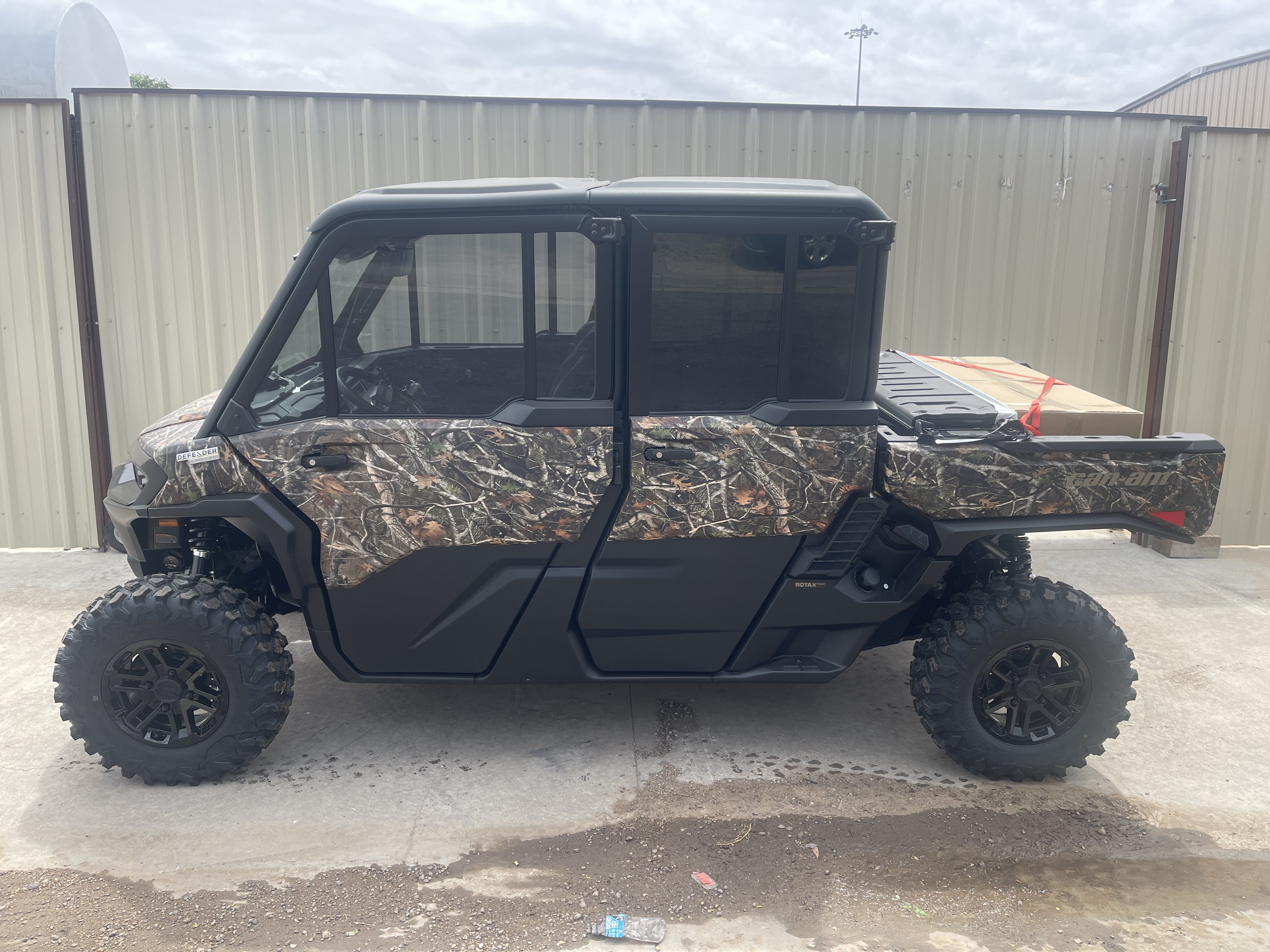 2026 Can-Am Defender MAX Limited HD11