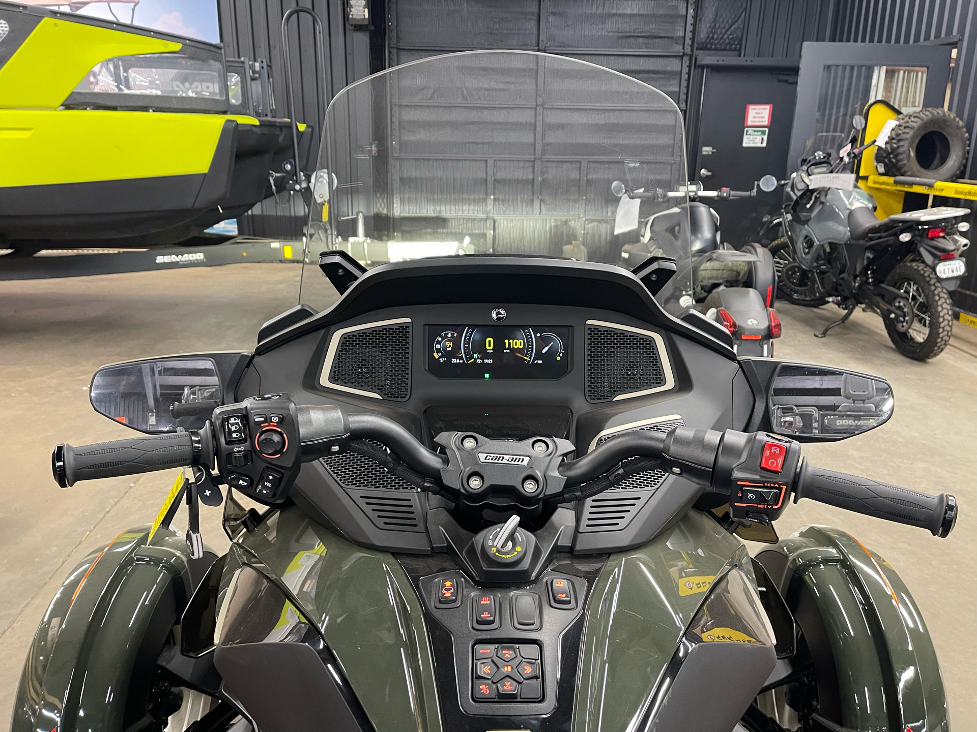New 2023 Can-Am Spyder RT Sea-to-Sky Green Shadow