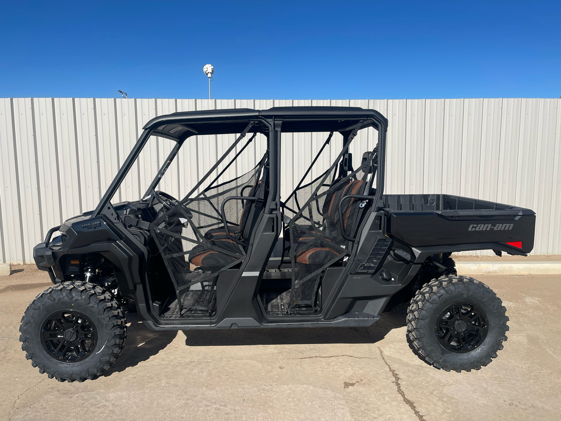 2026 Can-Am Defender MAX Lone Star HD11