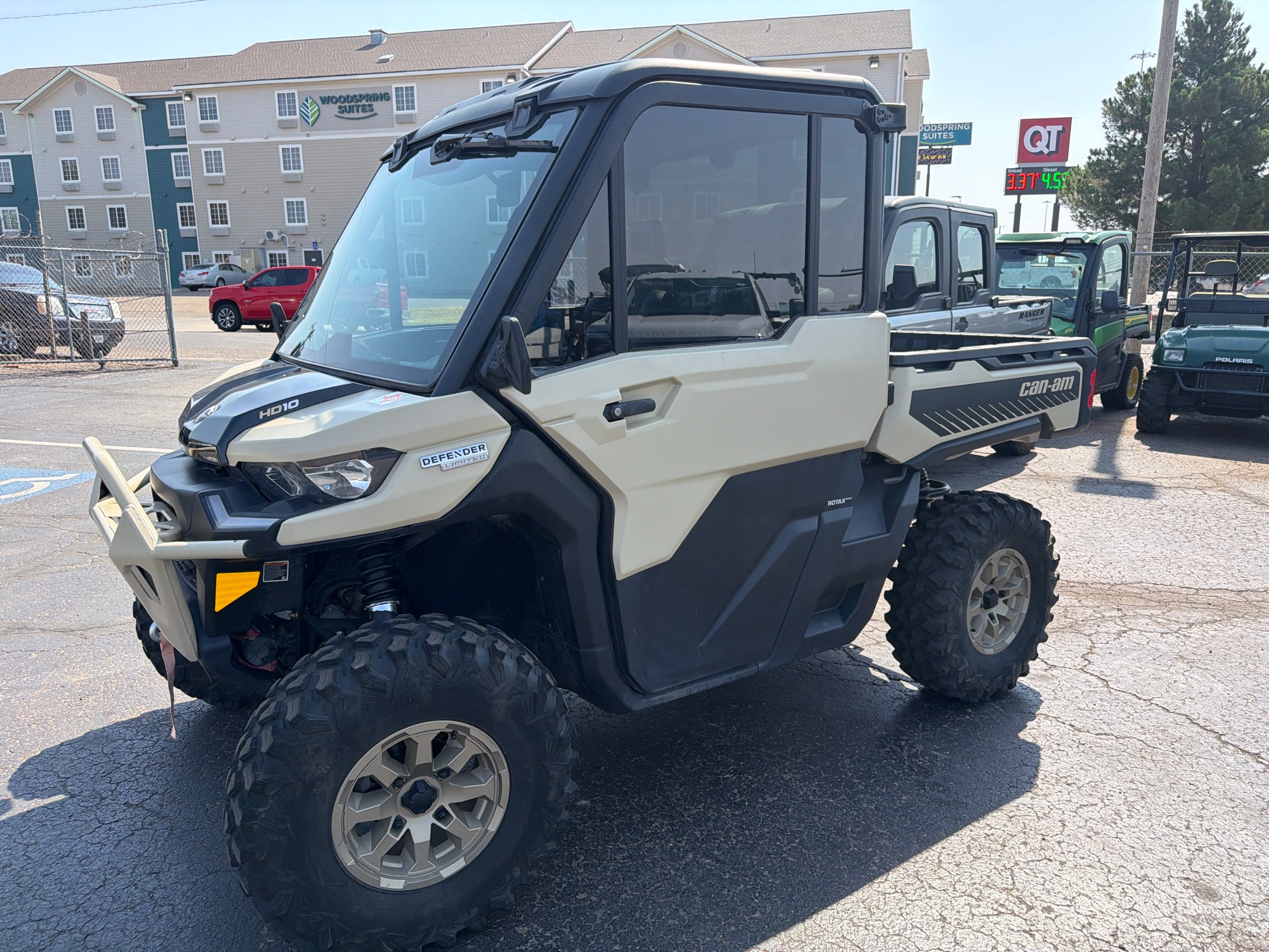 2025 Can-Am Defender Limited