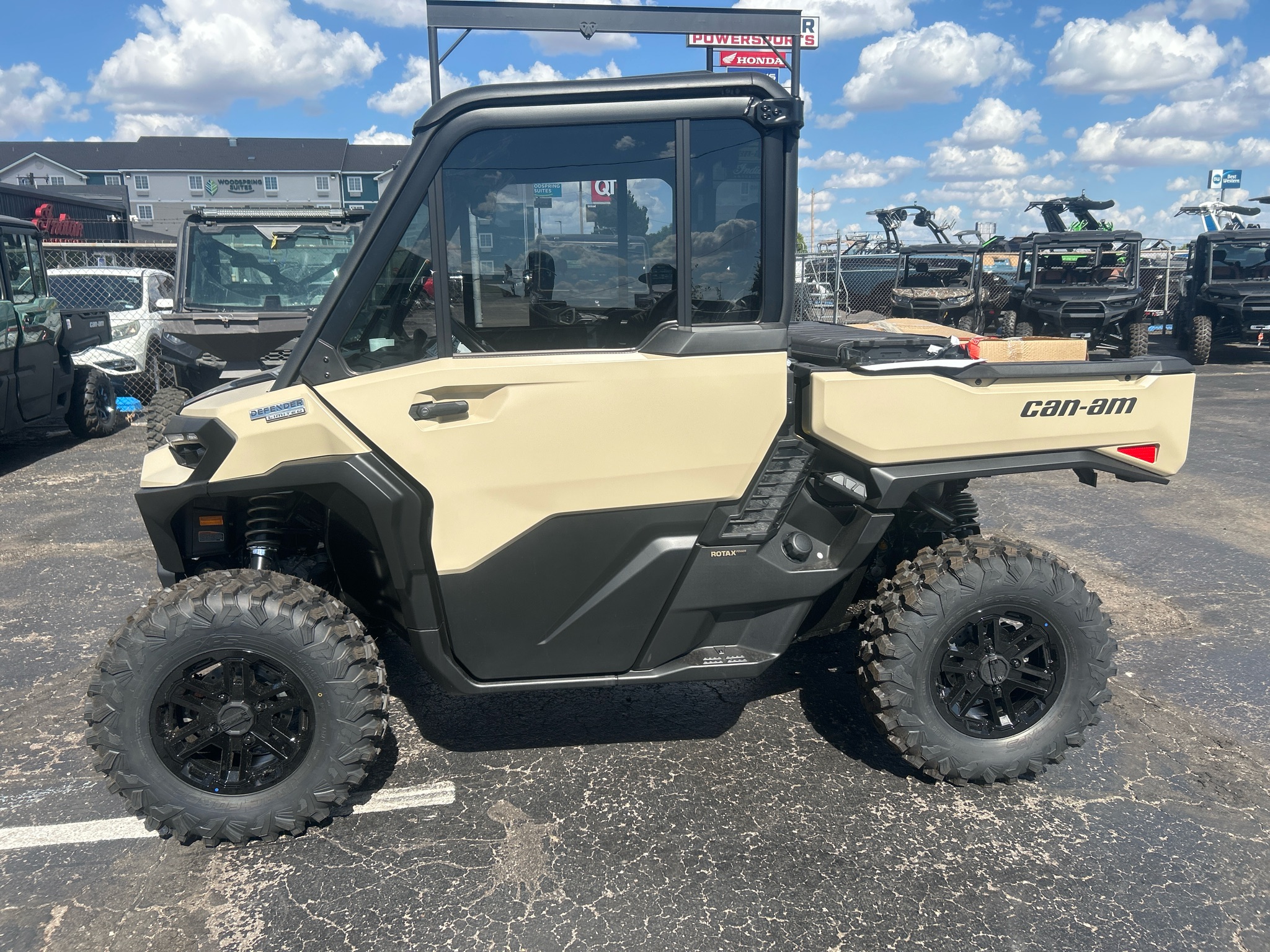 2026 Can-Am Defender Limited HD11