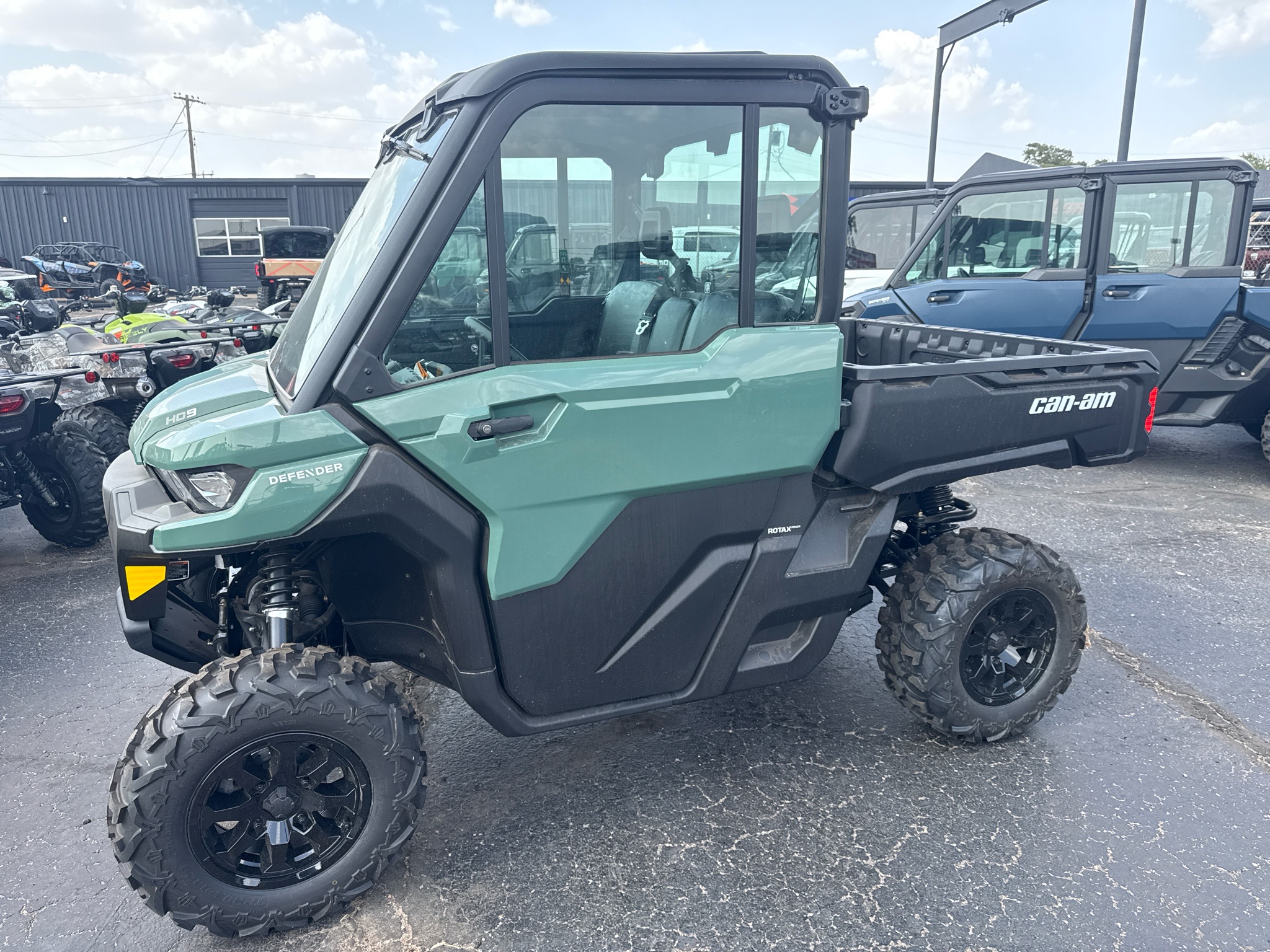 2026 Can-Am Defender DPS CAB