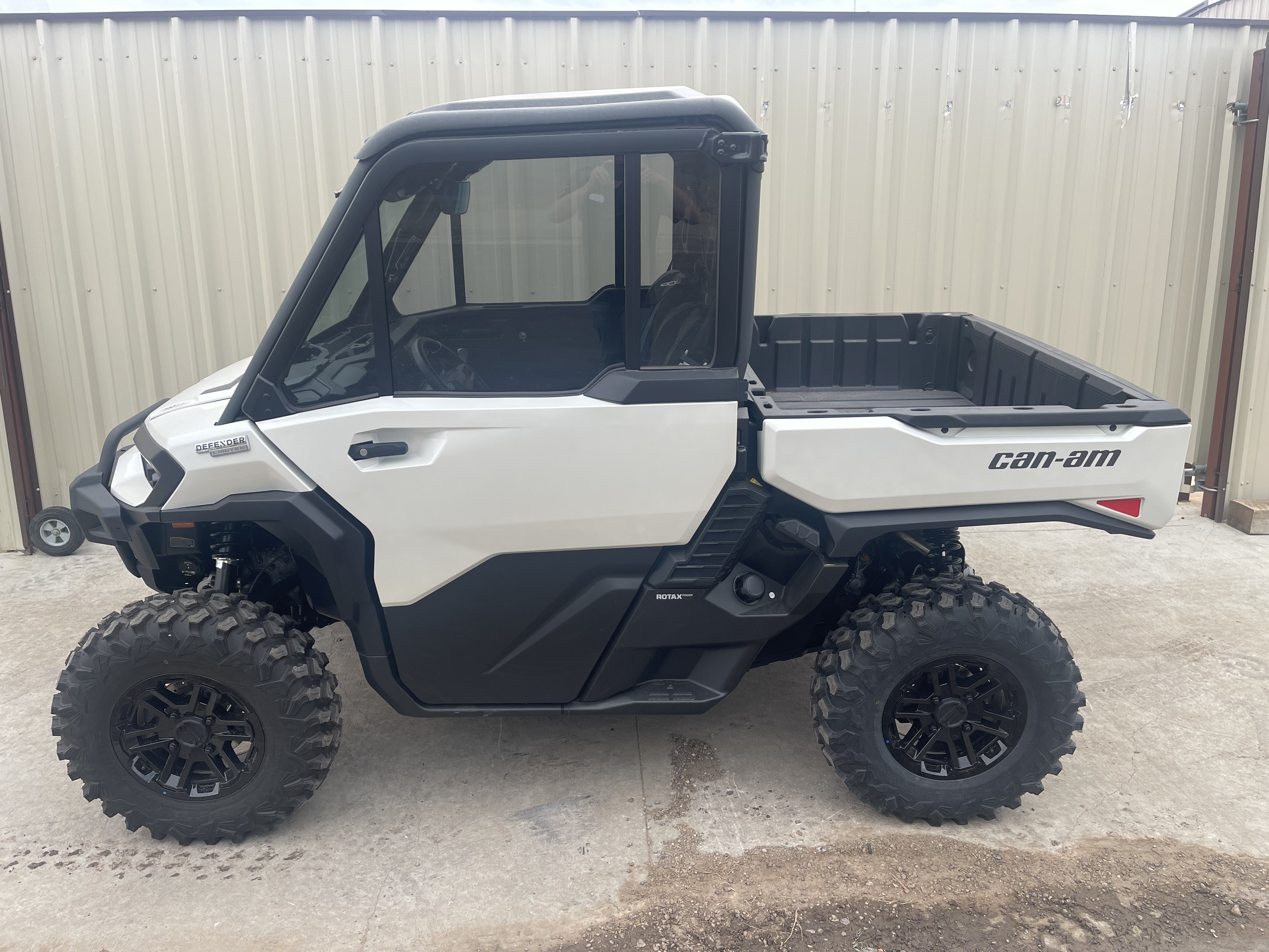 2026 Can-Am Defender Limited HD11