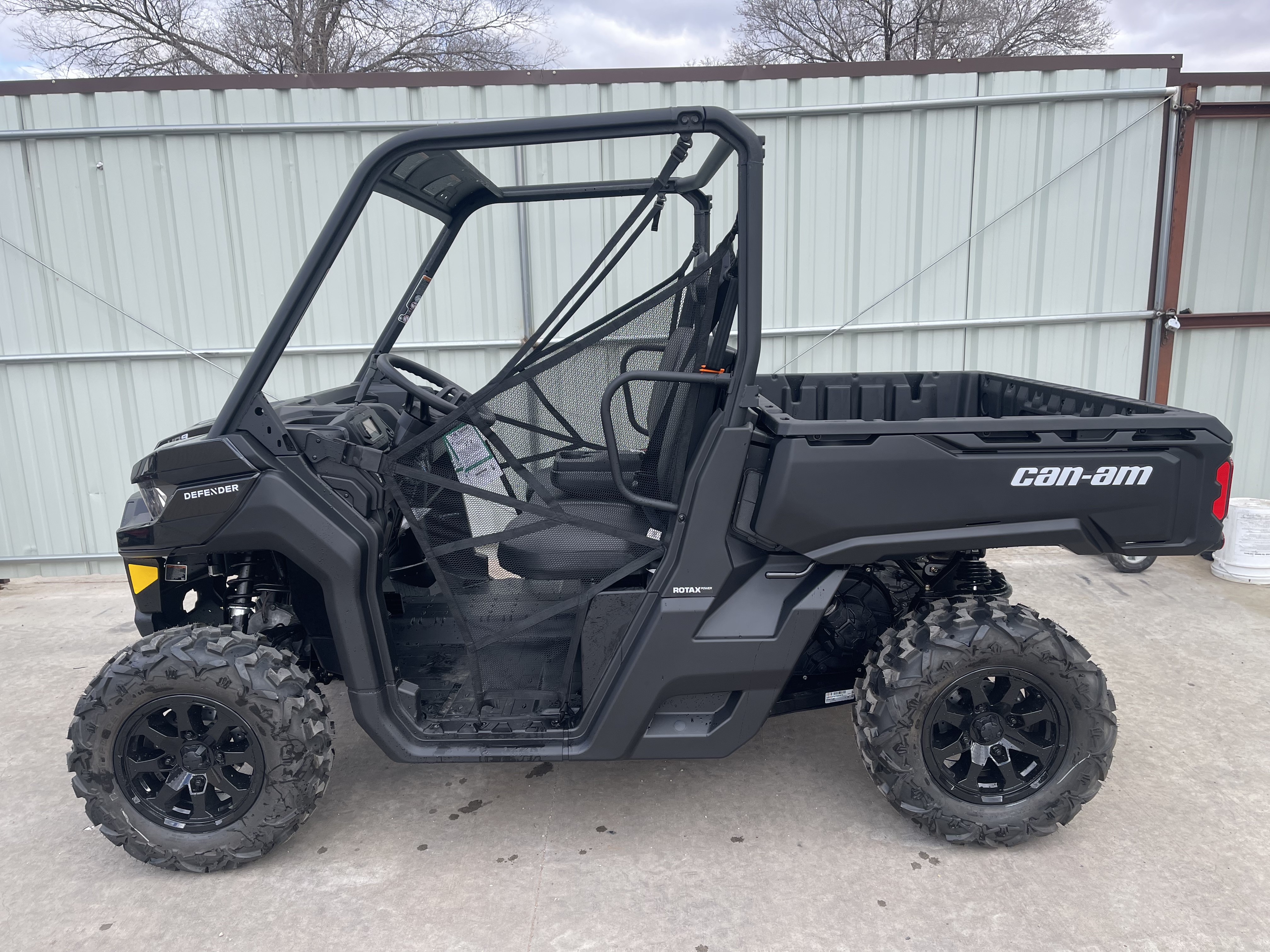 2026 Can-Am™ Defender DPS HD9 1