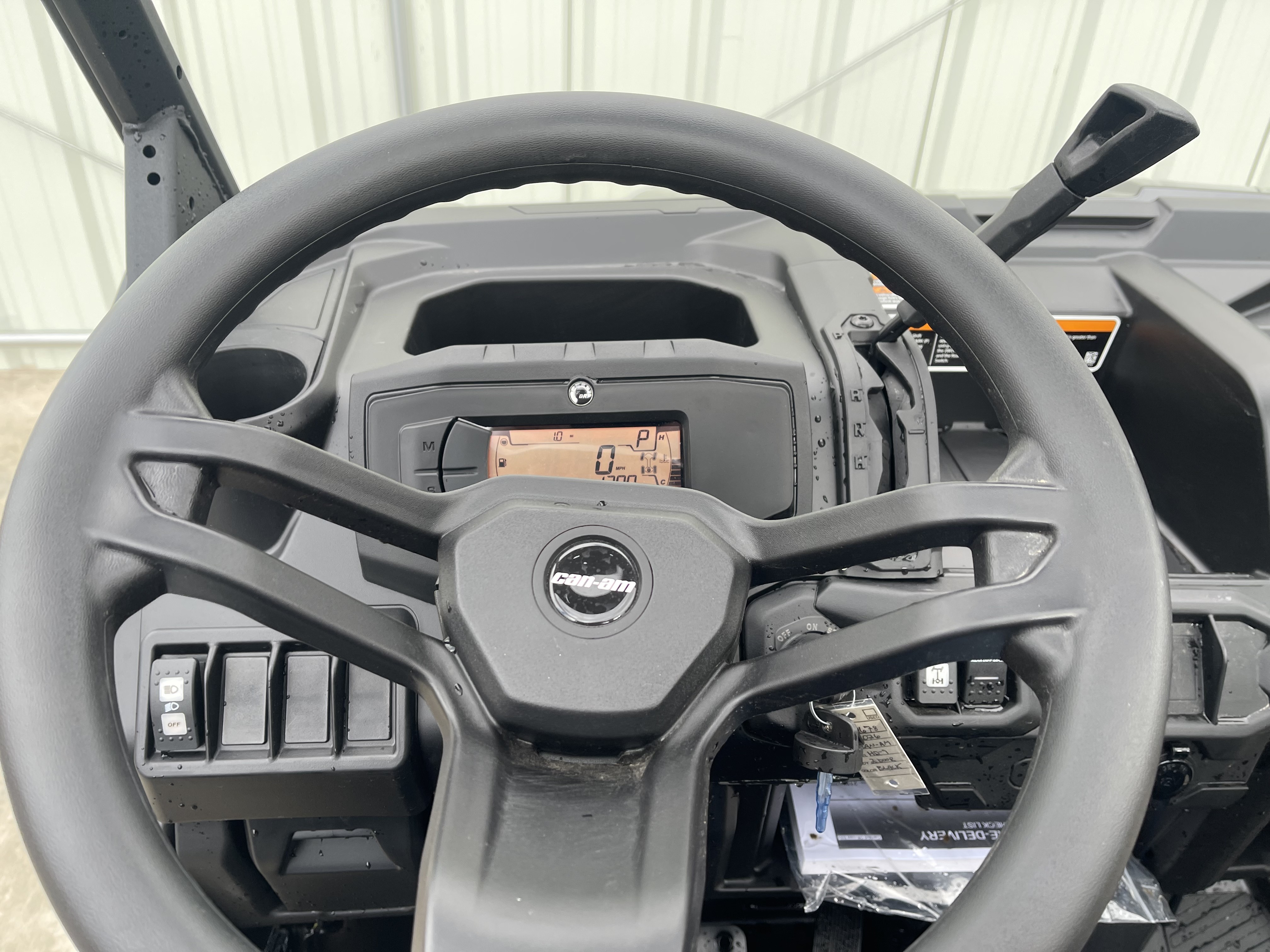 2026 Can-Am™ Defender DPS HD9 5