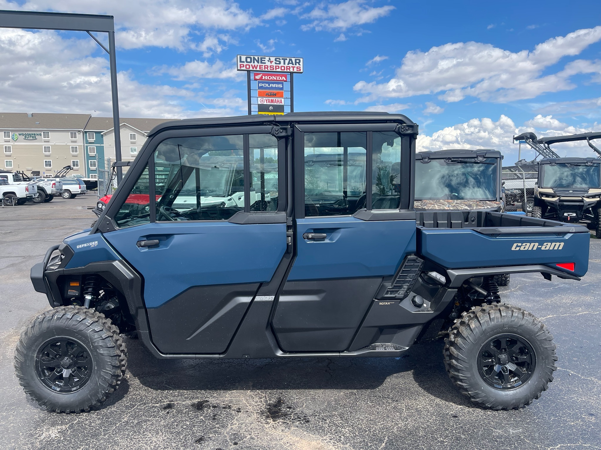 2026 Can-Am Defender MAX XT CAB HD11
