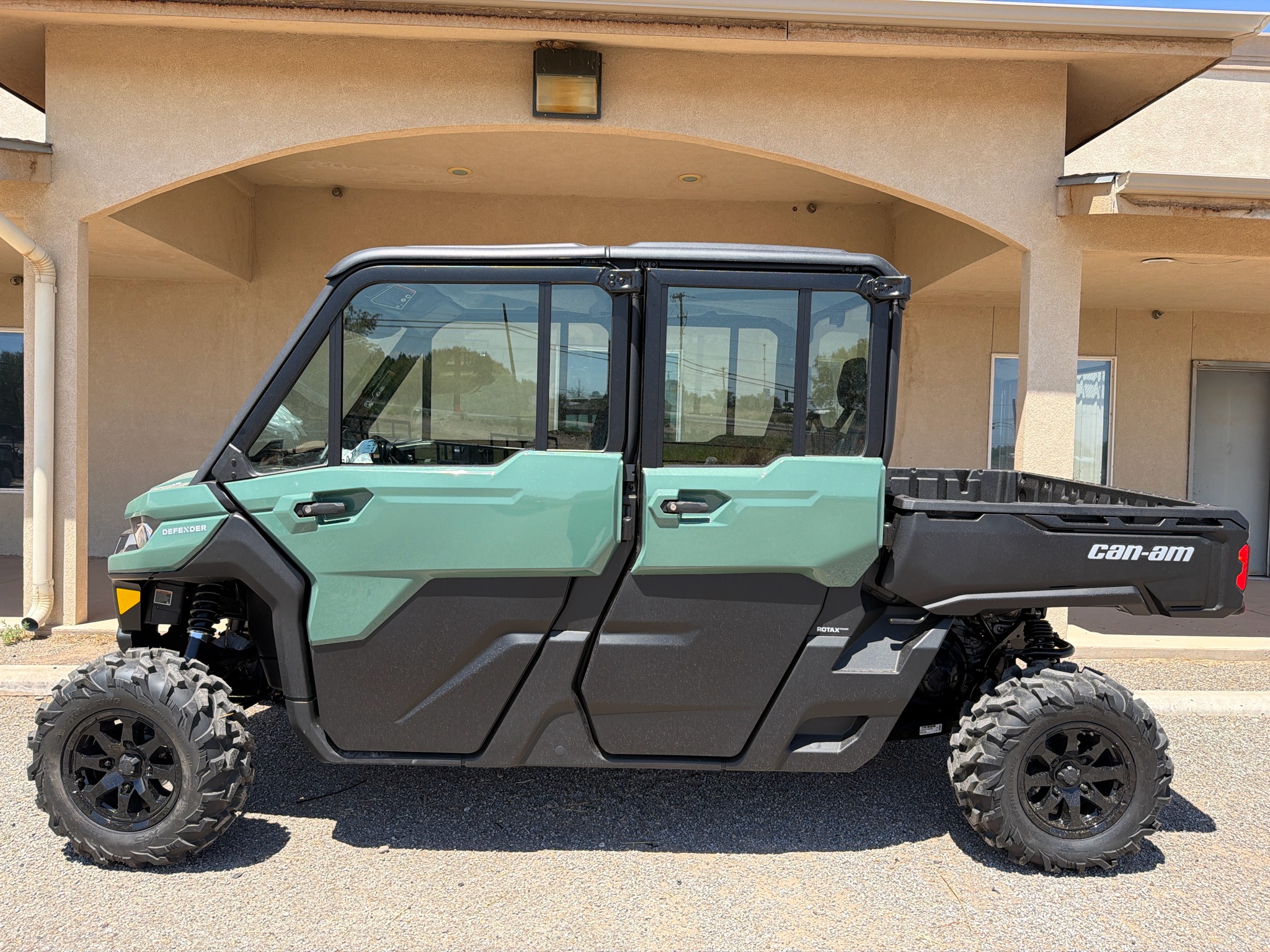 2026 Can-Am Defender MAX DPS CAB HD10