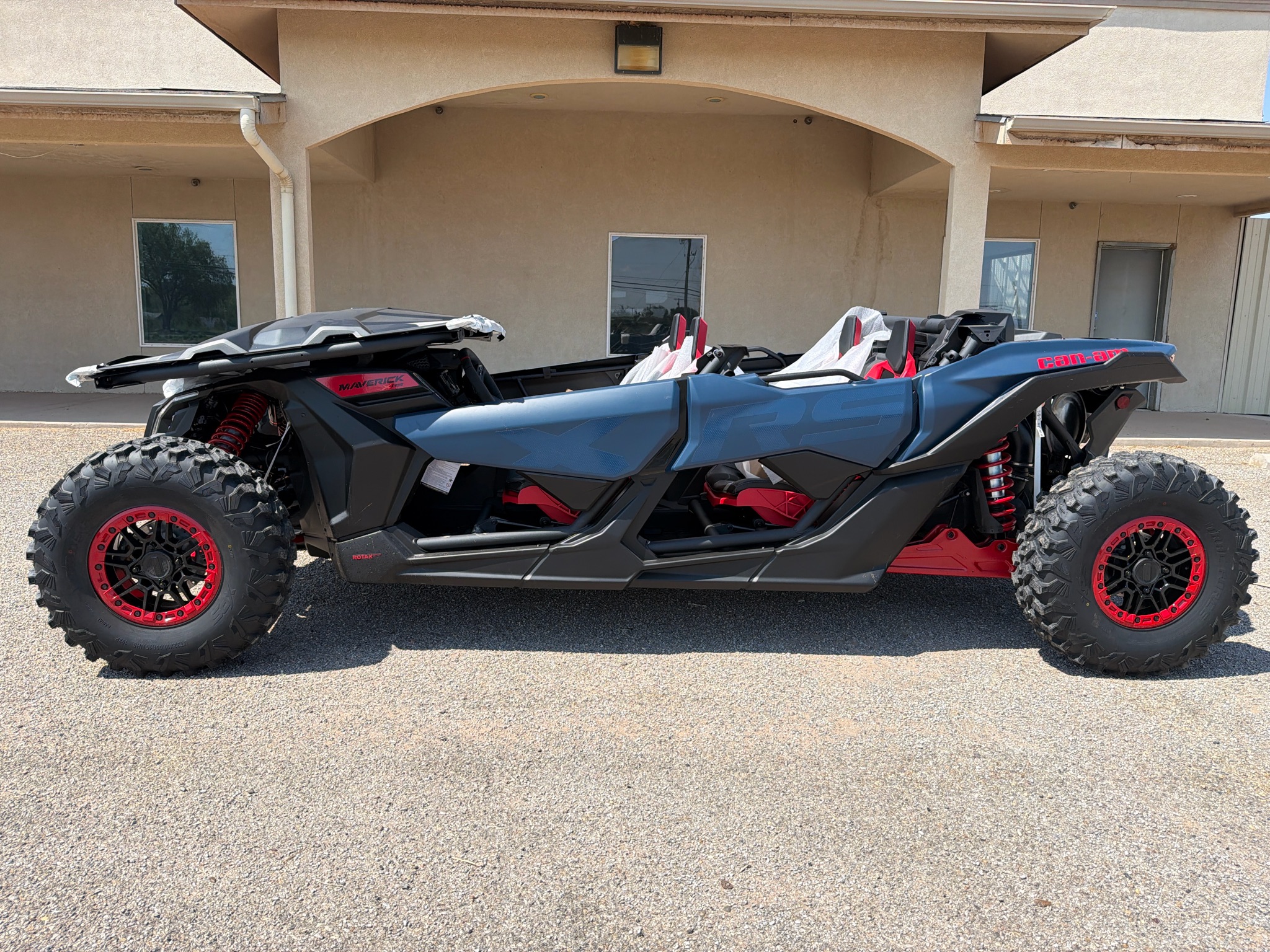 2026 Can-Am™ Maverick X3 MAX X RS TURBO RR Smart-Shox with 10.2 1